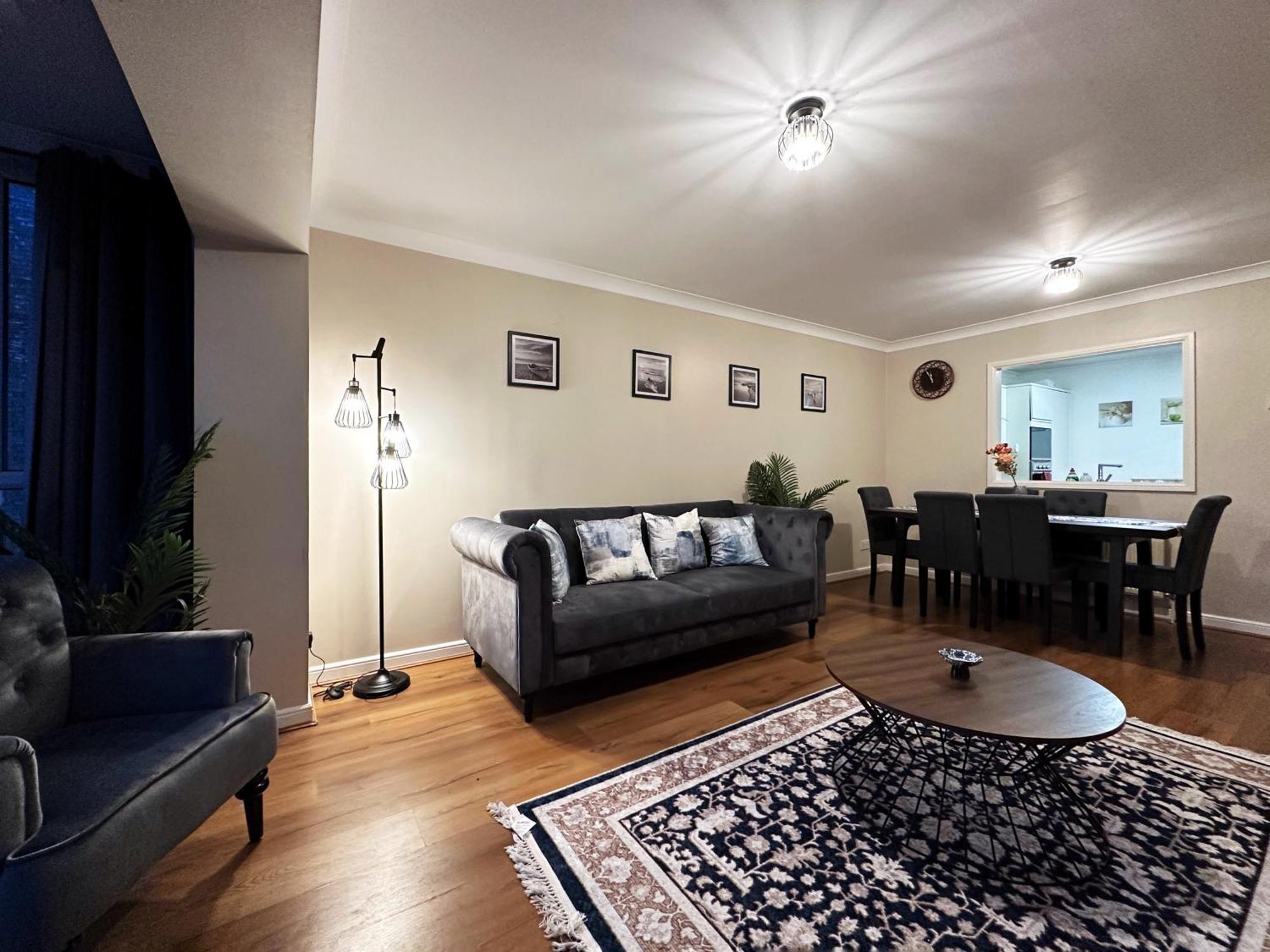 Apartment Mia Place In Tower Hill, 2 Double Beds, Max 4 People, Free Parking Available Upon Request, Great Location