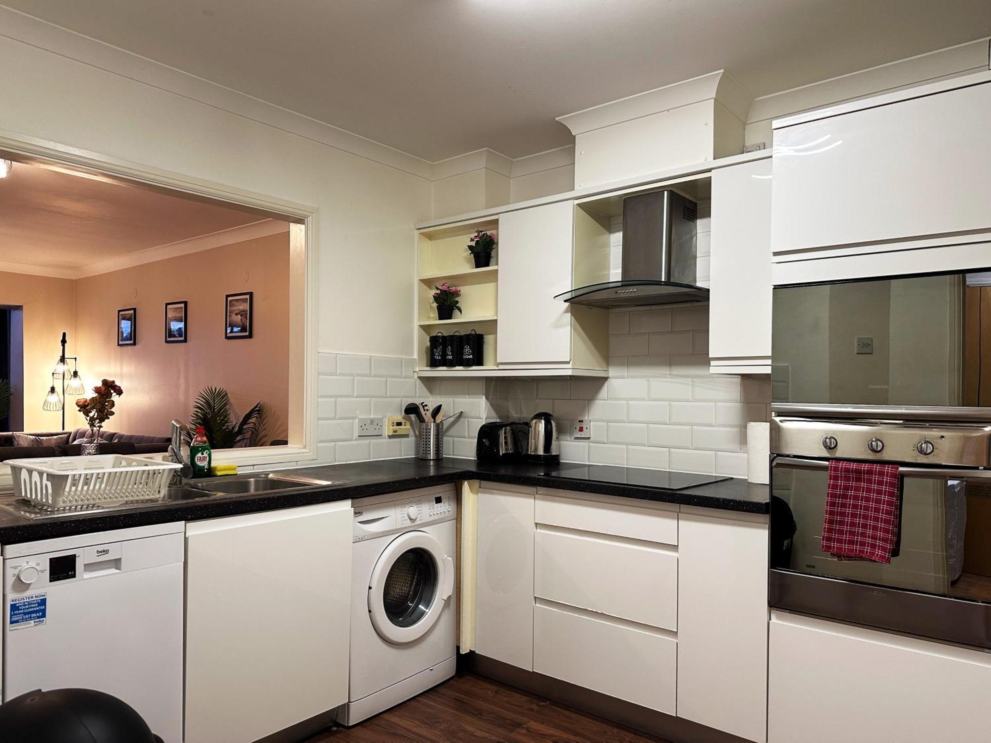 Apartment Mia Place In Tower Hill, 2 Double Beds, Max 4 People, Free Parking Available Upon Request, Great Location London
