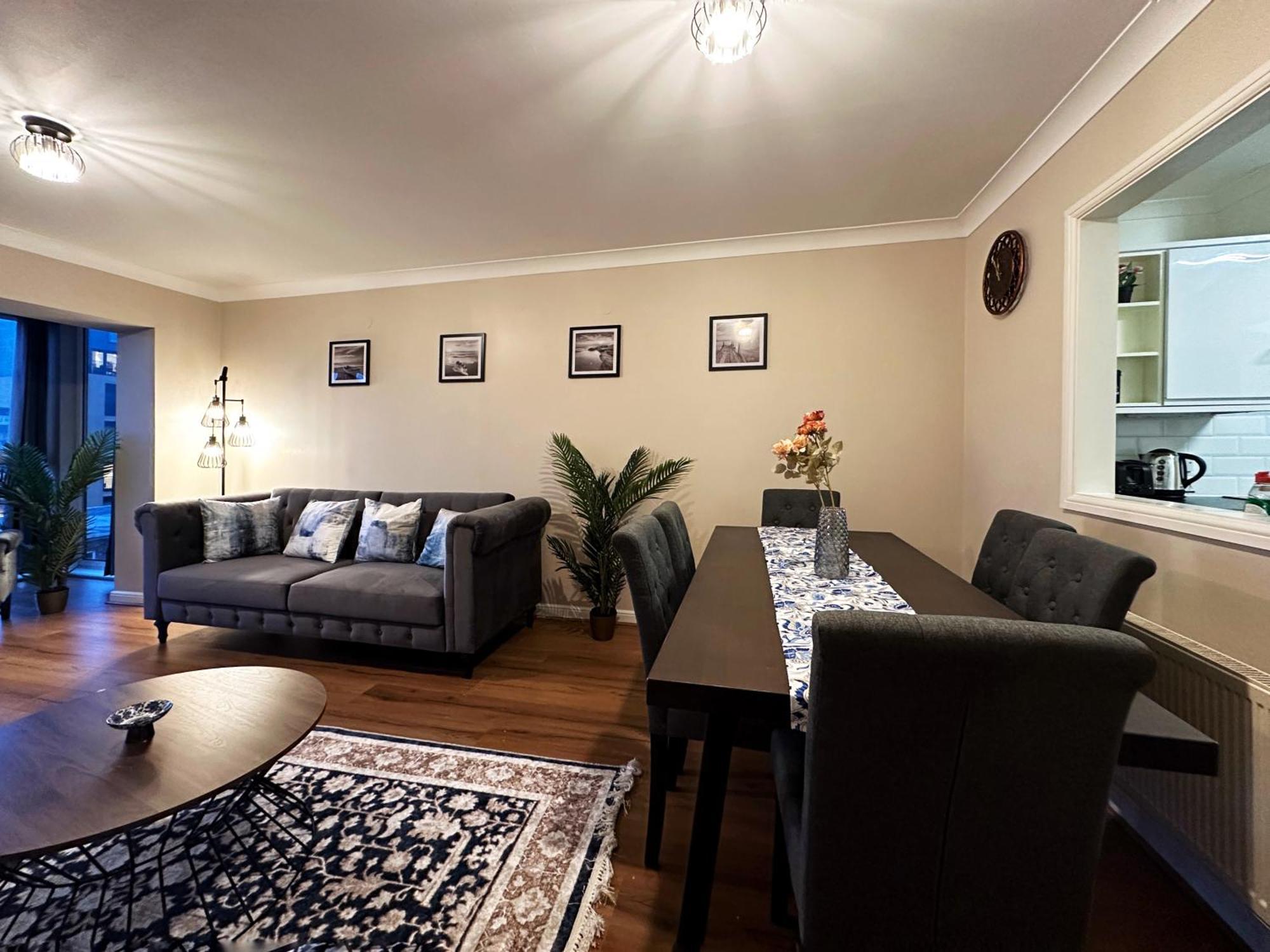 Apartment Mia Place In Tower Hill, 2 Double Beds, Max 4 People, Free Parking Available Upon Request, Great Location *