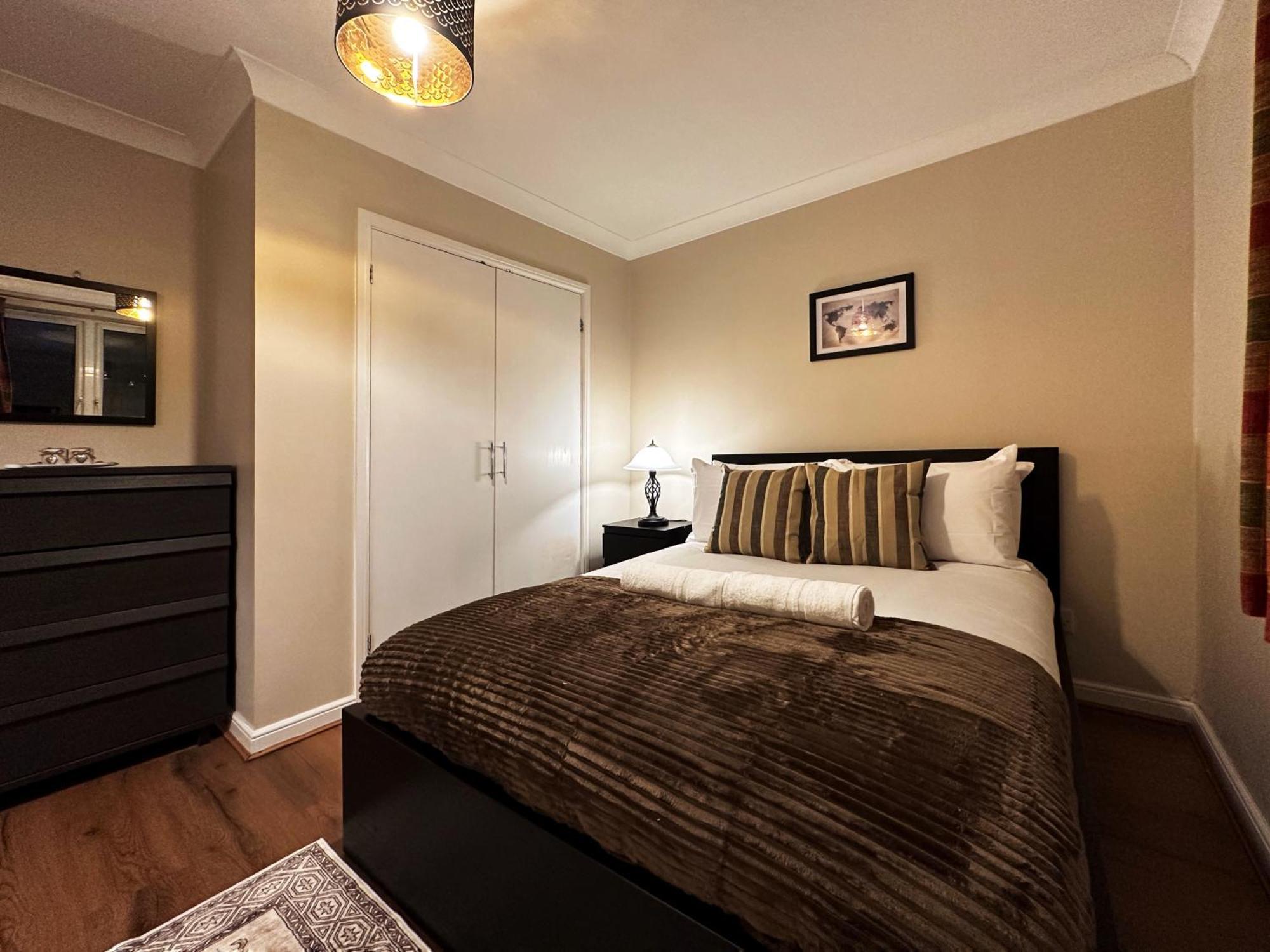 Mia Place In Tower Hill, 2 Double Beds, Max 4 People, Free Parking Available Upon Request, Great Location * London