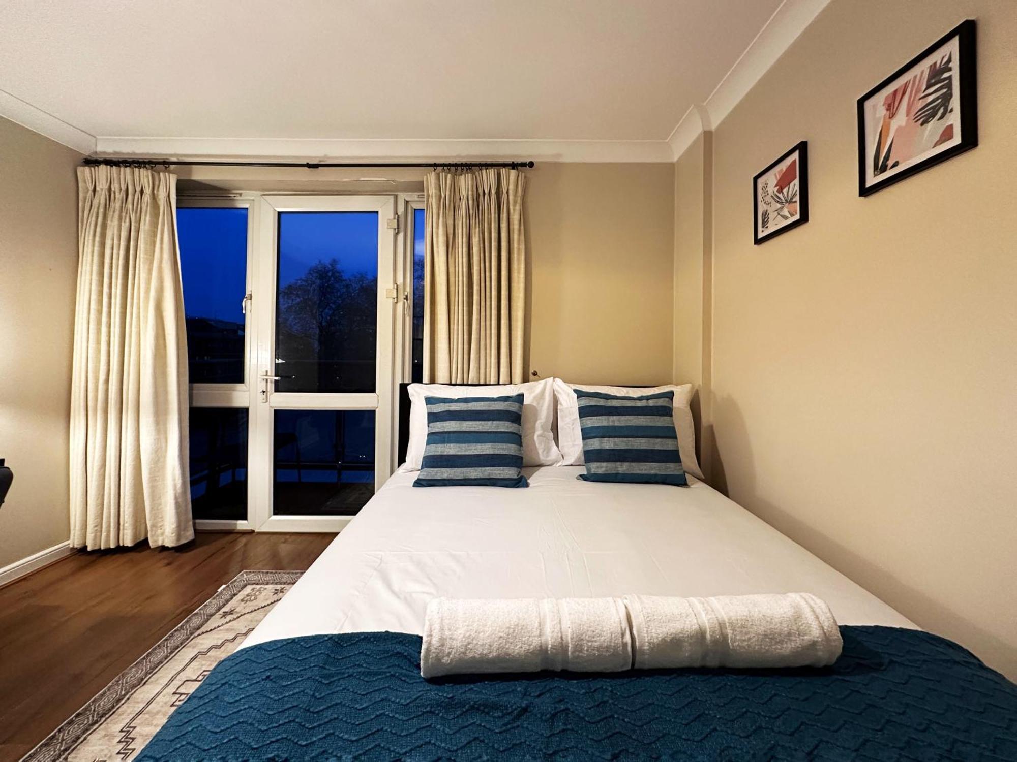 Apartment Mia Place In Tower Hill, 2 Double Beds, Max 4 People, Free Parking Available Upon Request, Great Location *