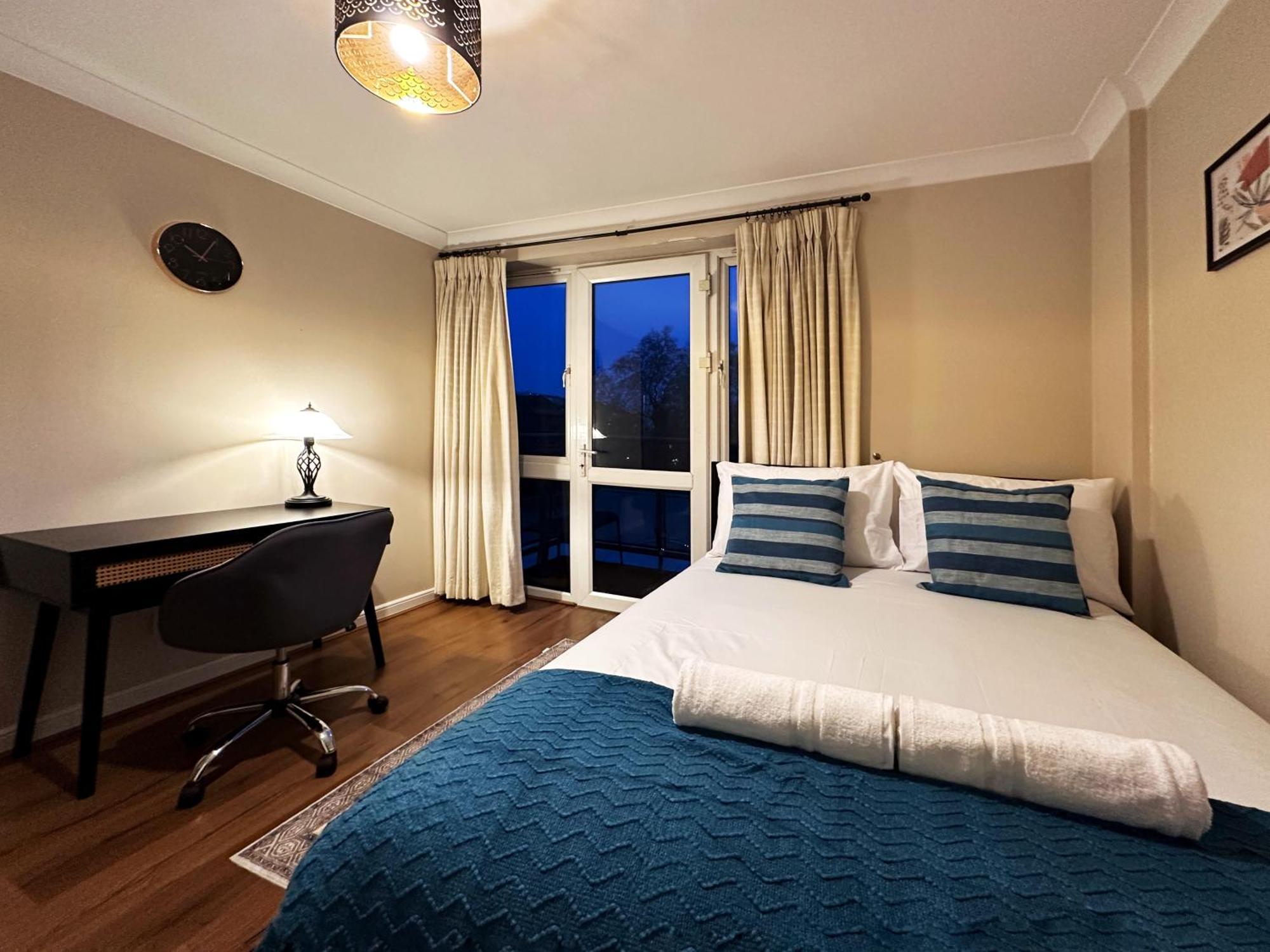 Mia Place In Tower Hill, 2 Double Beds, Max 4 People, Free Parking Available Upon Request, Great Location Apartment