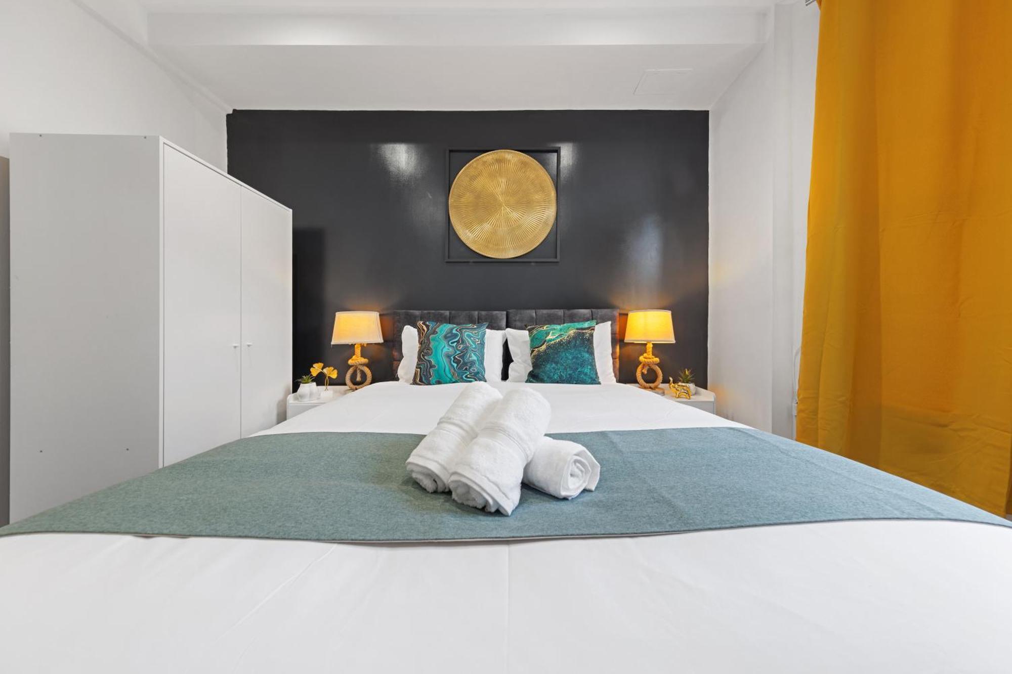 Appartement Immaculate 2-bed Flat Near London, With Garden & Parking Available- Save On Long Stays! Instant Book! Londen