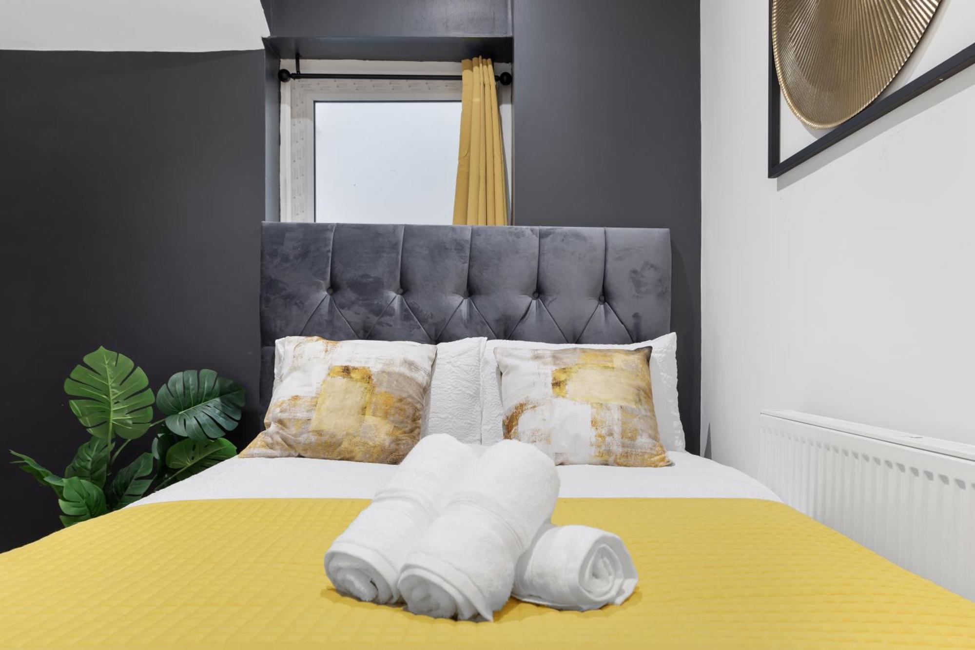 Appartement Immaculate 2-bed Flat Near London, With Garden & Parking Available- Save On Long Stays! Instant Book!