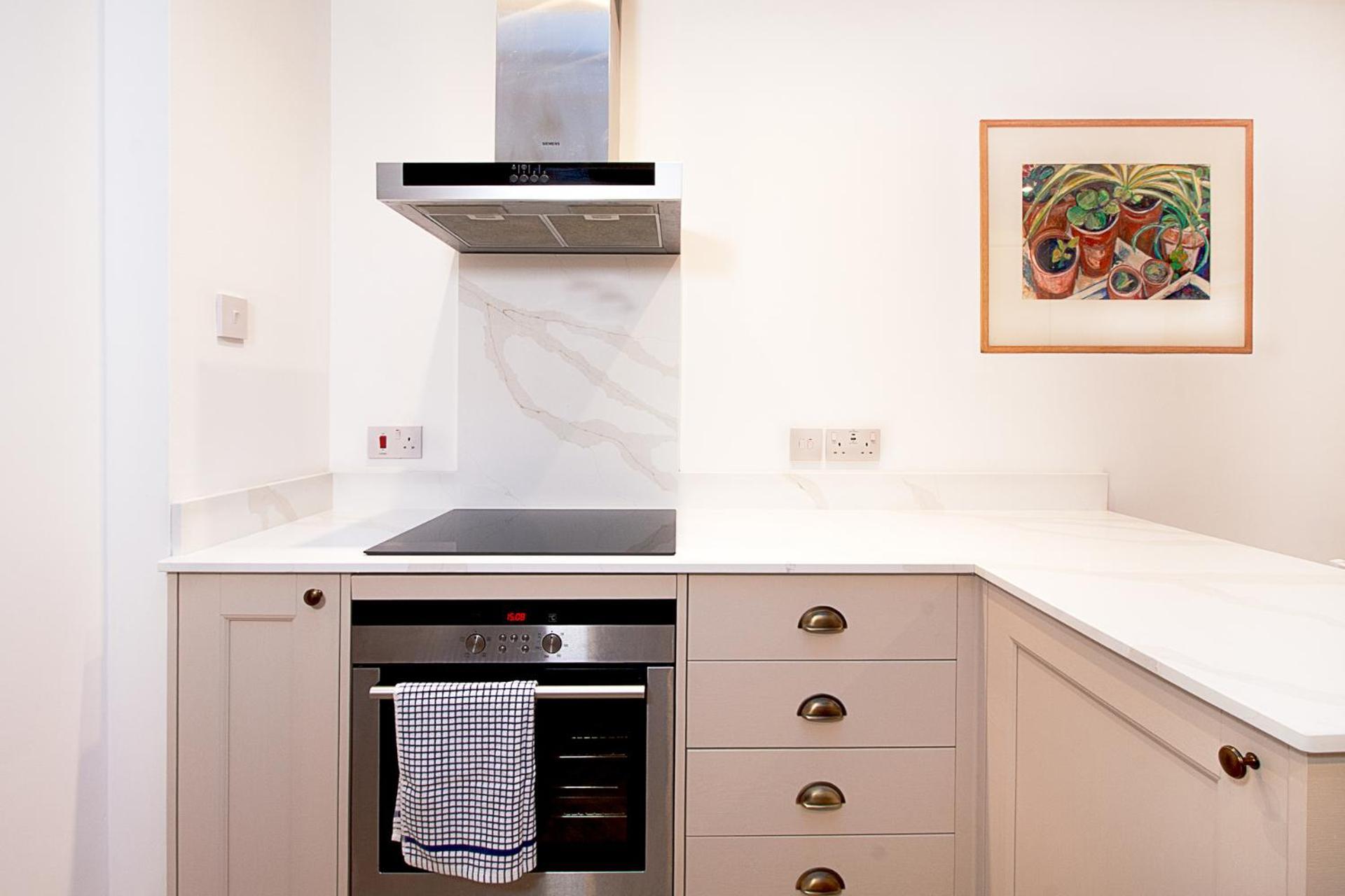 Lovely And Newly Refurbished 2bd Maze Hill * London