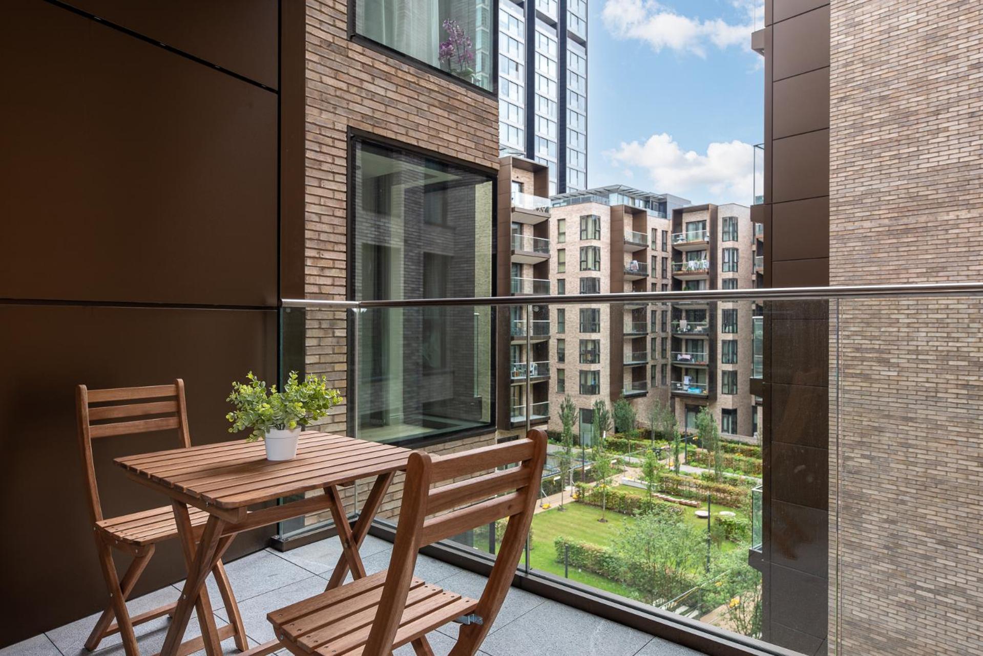 Lavish 2 Bedroom Flat With Private Balcony In Clerkenwell, Barbican Londen