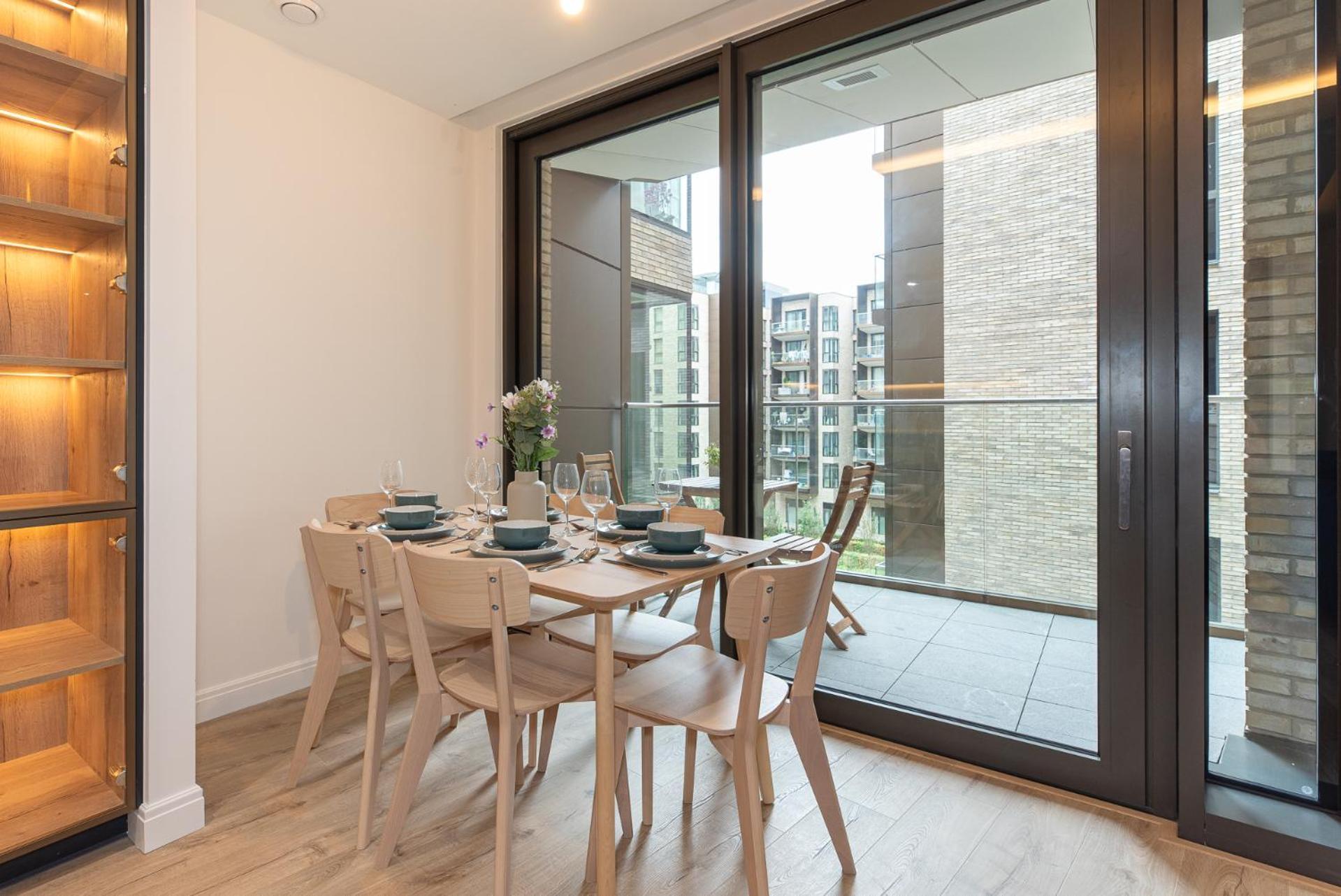 Lavish 2 Bedroom Flat With Private Balcony In Clerkenwell, Barbican Appartement Londen
