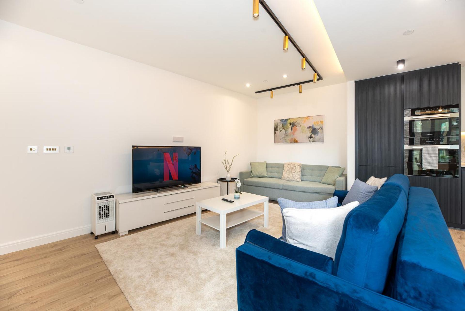Lavish 2 Bedroom Flat With Private Balcony In Clerkenwell, Barbican * Londen