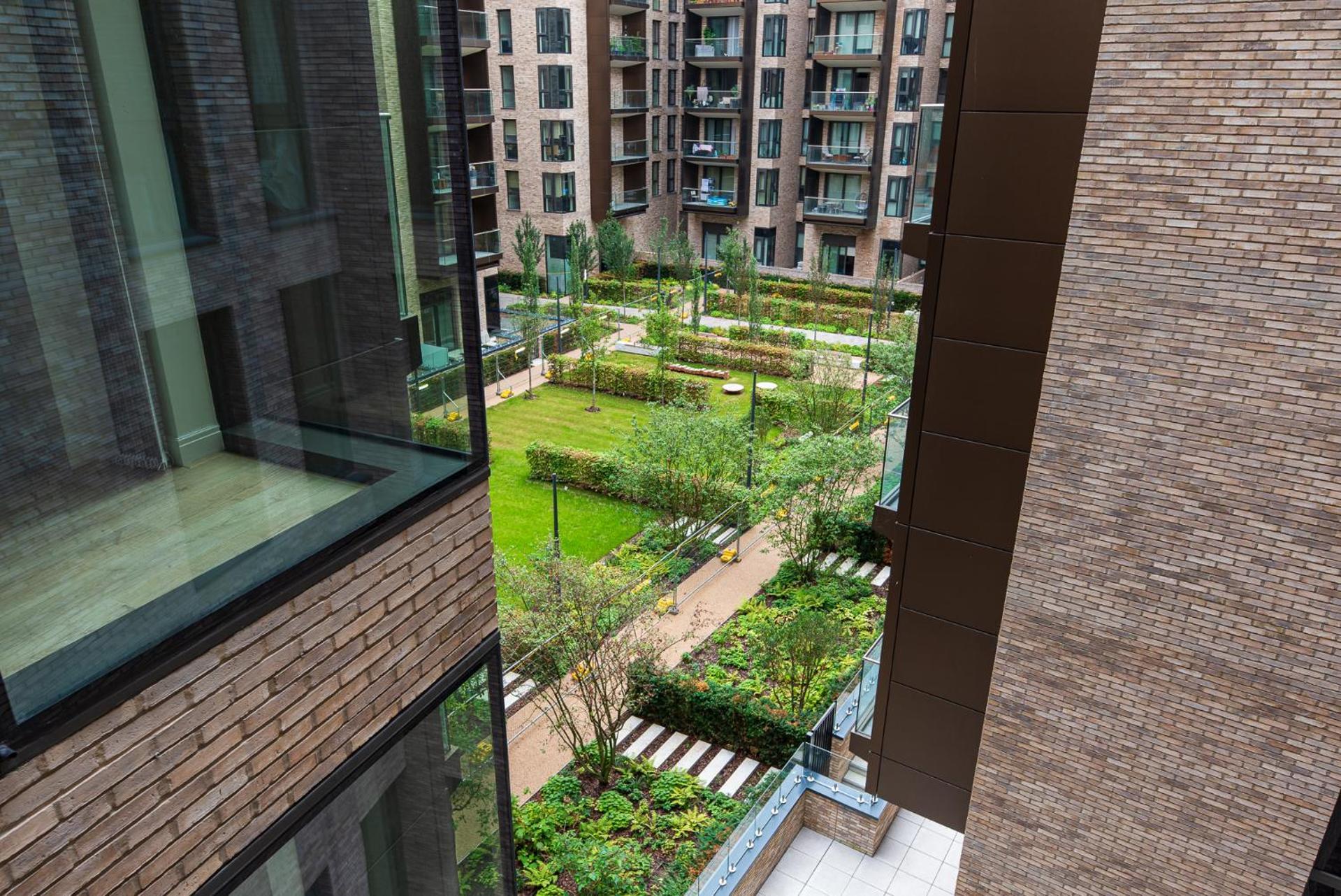 Lavish 2 Bedroom Flat With Private Balcony In Clerkenwell, Barbican Appartement Londen