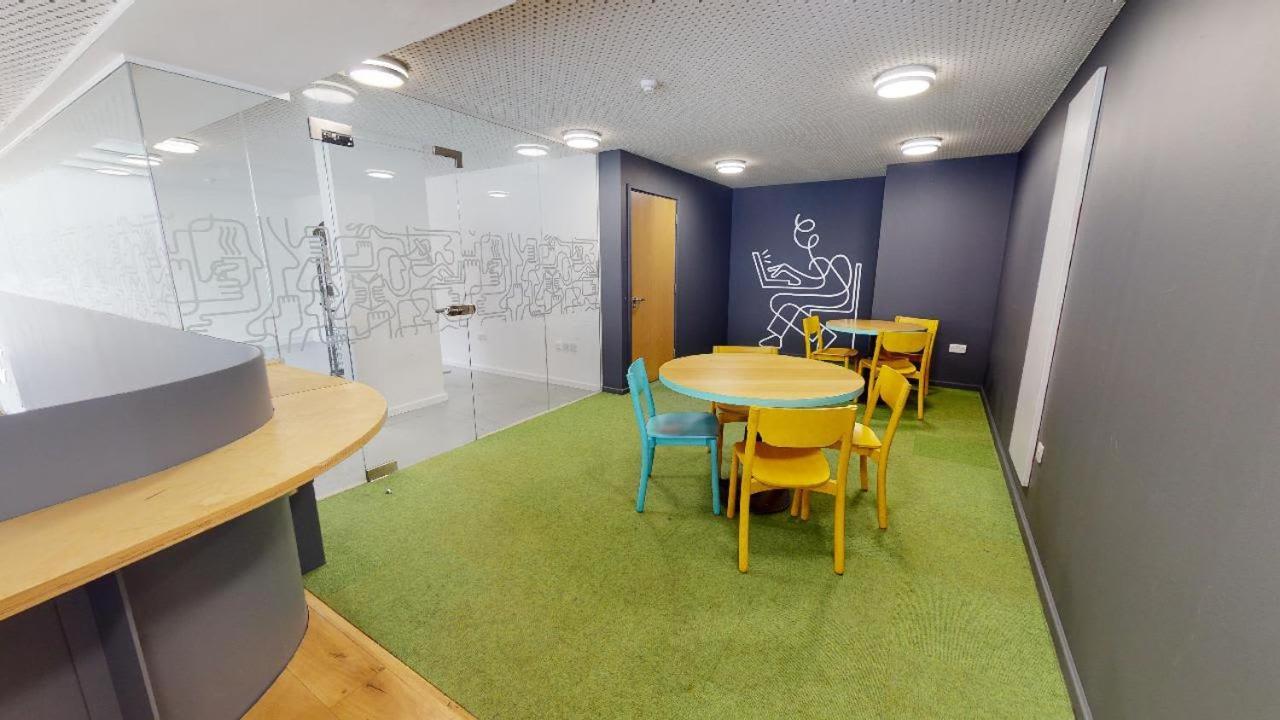 For Student Only - Iq East Court At Central London Apartment
