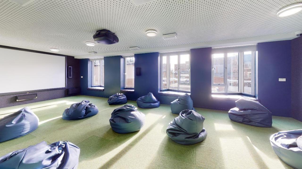For Student Only Cosy In East Court At Appartement