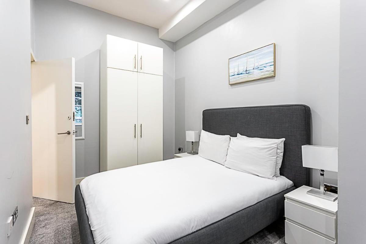 Refurbished Stjohns Hill * London