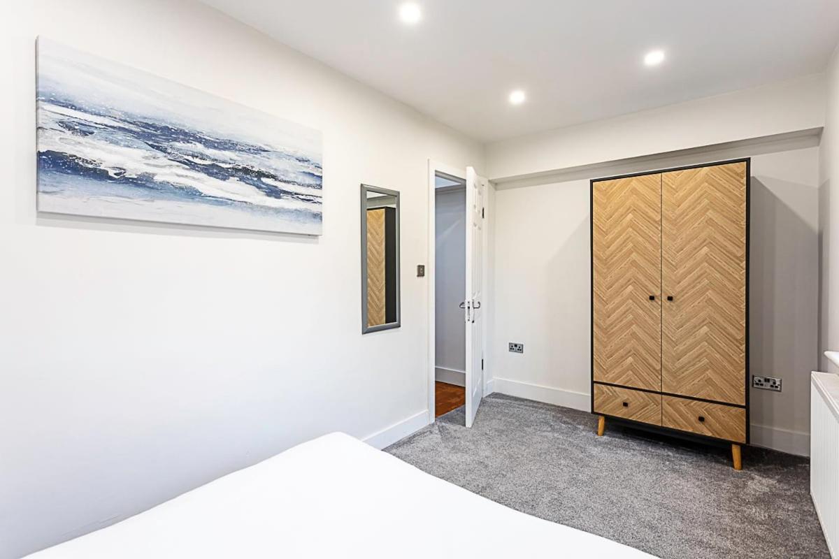 St Johns Hill Penthouse Apartment *
