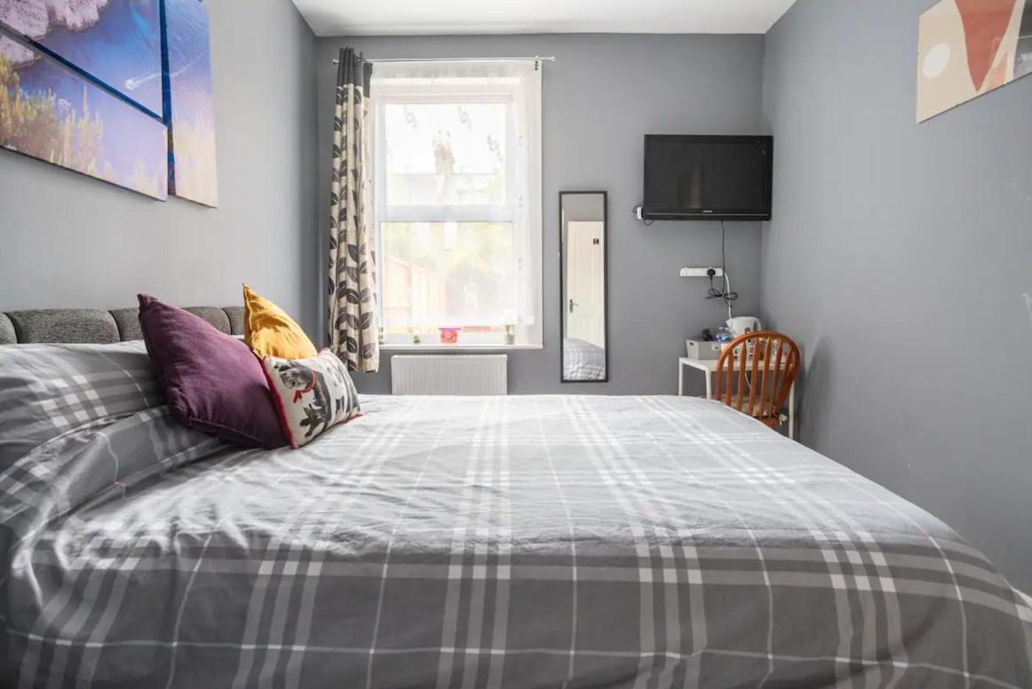 Hatton Homes - Thackeray Avenue * London