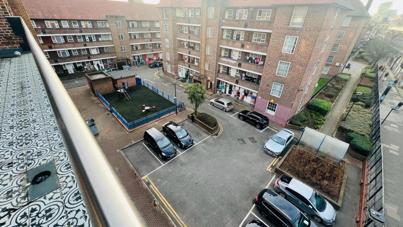 View Sunset Luxurious In Zone-1 Including One Family Twin With Its Own Stunning Private Terrace * London