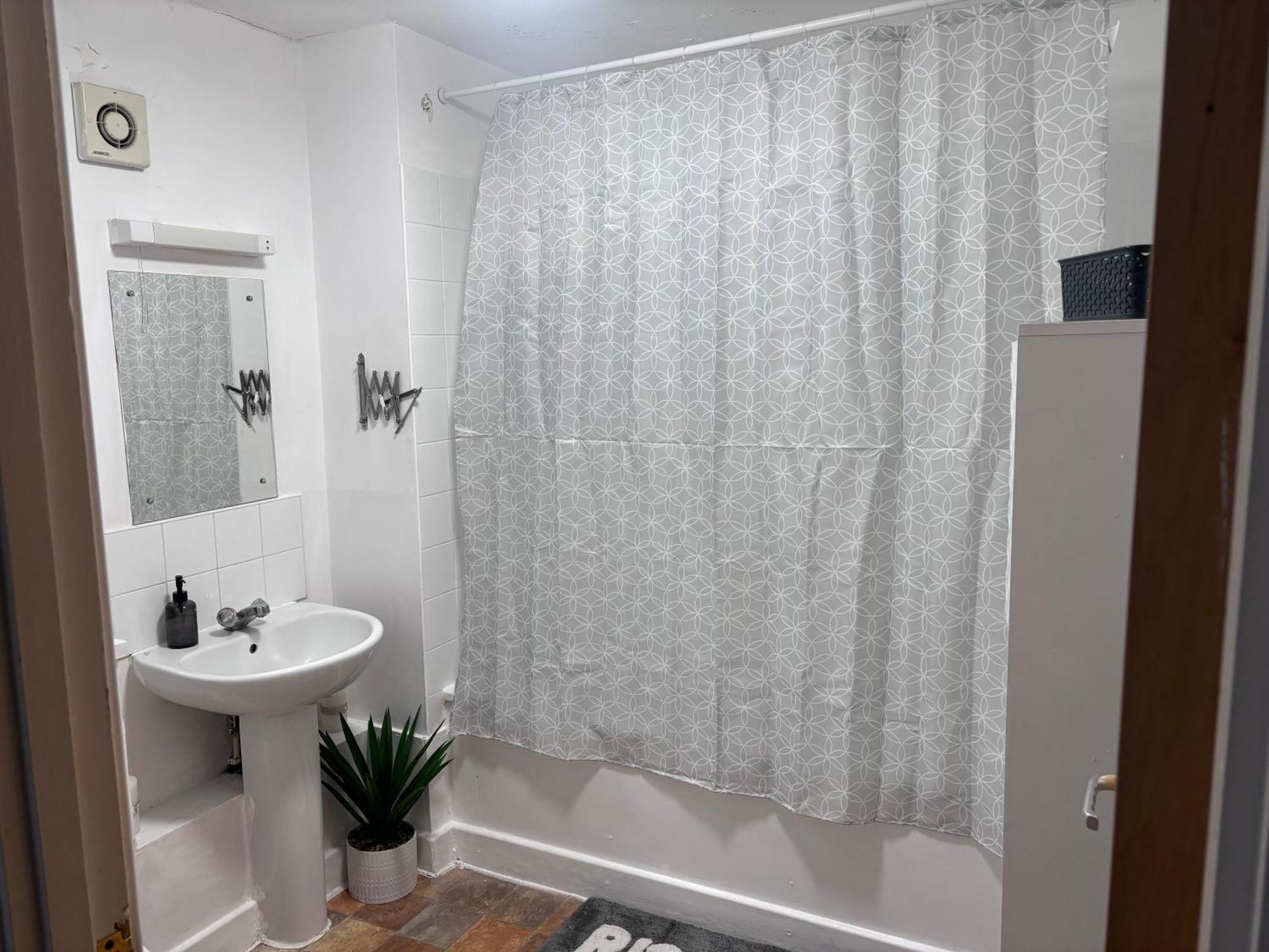 Cosy 1 Bed Flat Wembley Apartment London