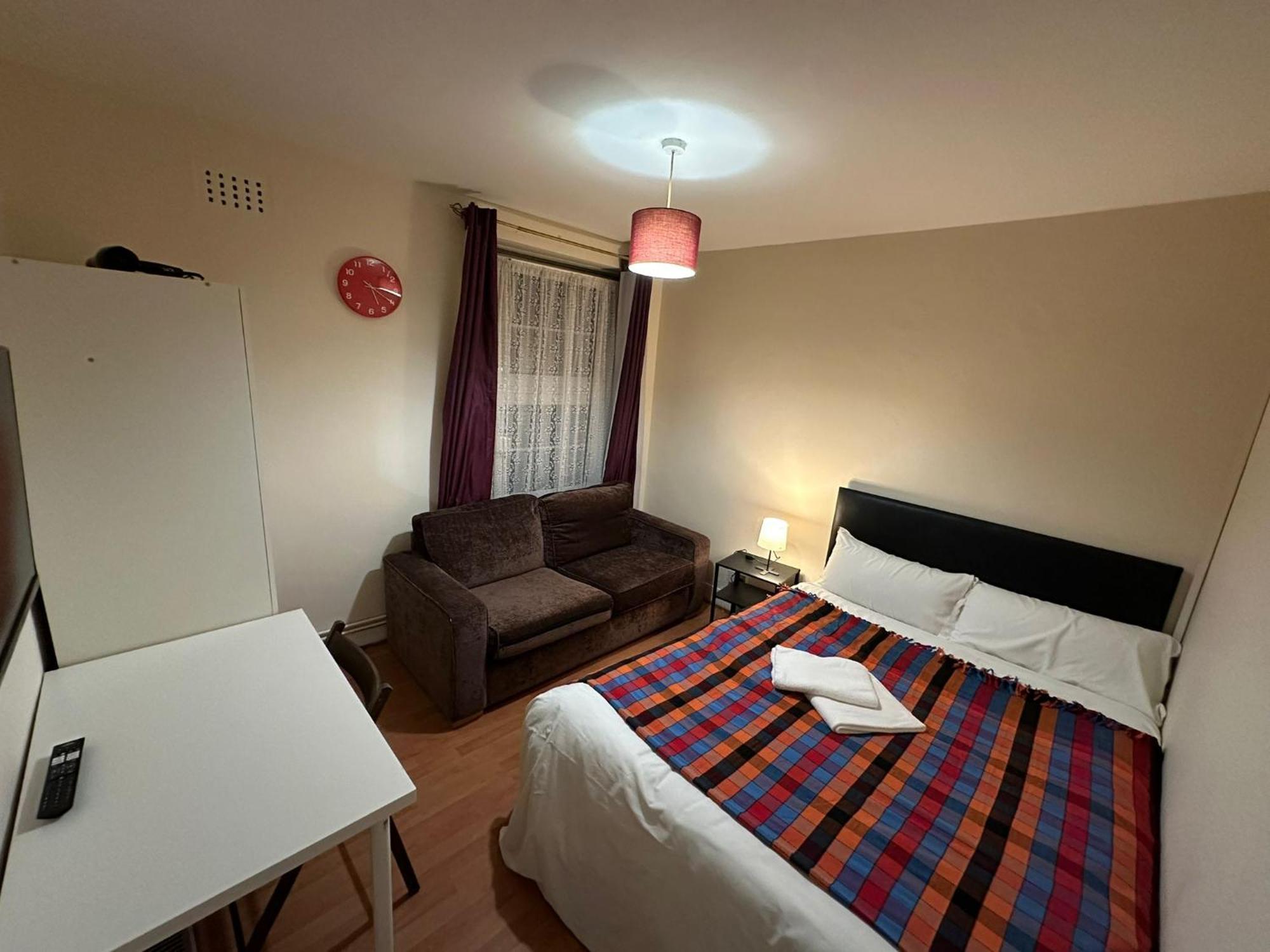 Apartment Beautiful Private Double In A Shared 3-bedroom Minutes Walk From Bethnal *