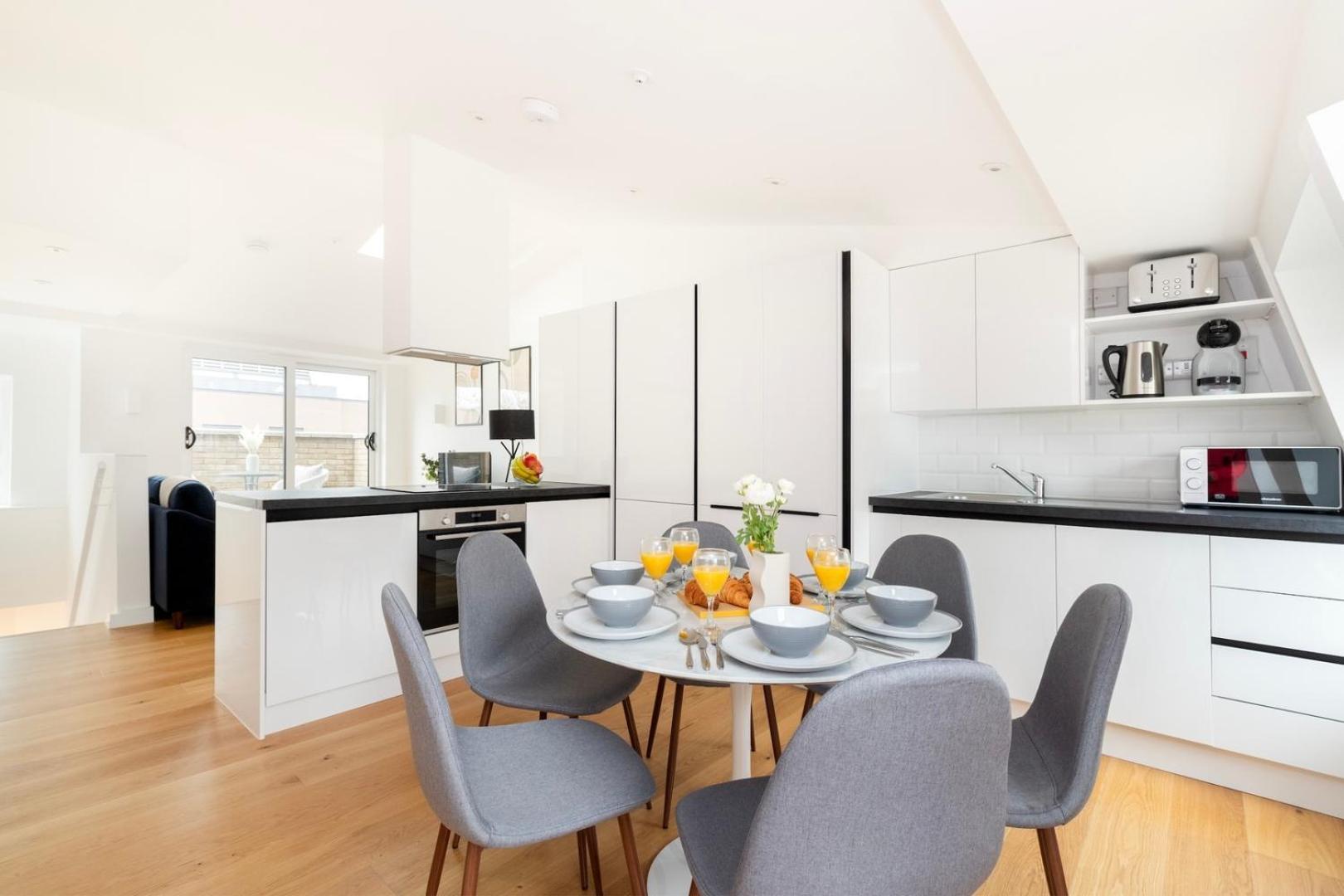 Bnbnook - Fitzrovia Duplex - Soho & Oxford Street Apartment