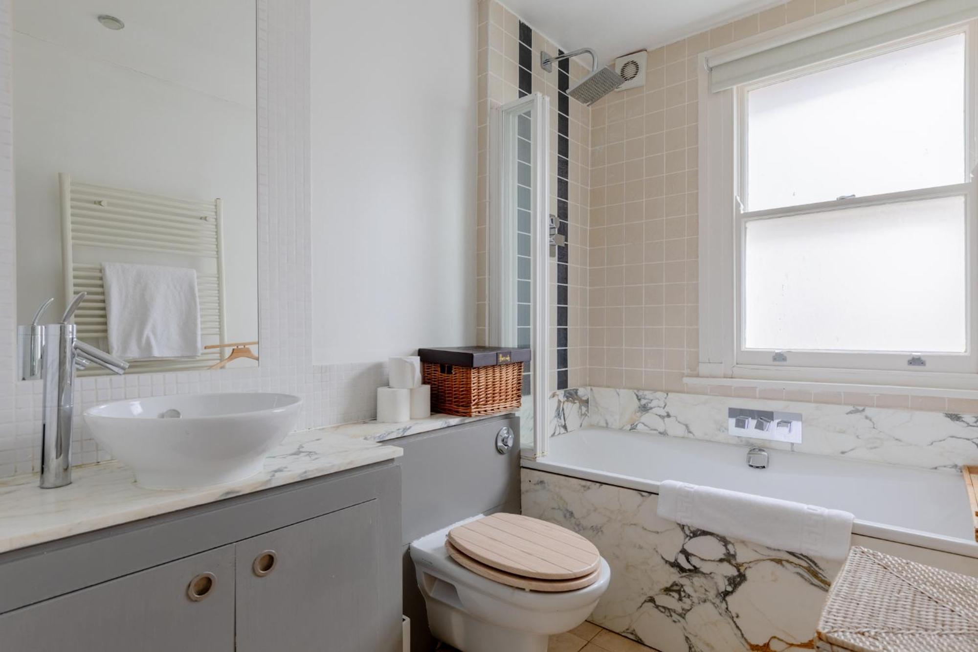 Stylish 2bd Flat In Hammersmith W Private Balcony * London