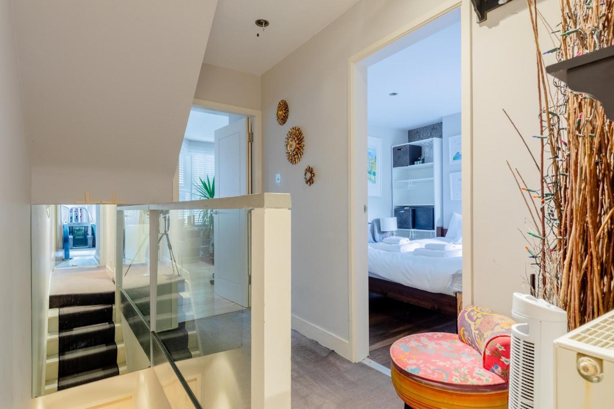 Stylish 2bd Flat In Hammersmith W Private Balcony Apartment London