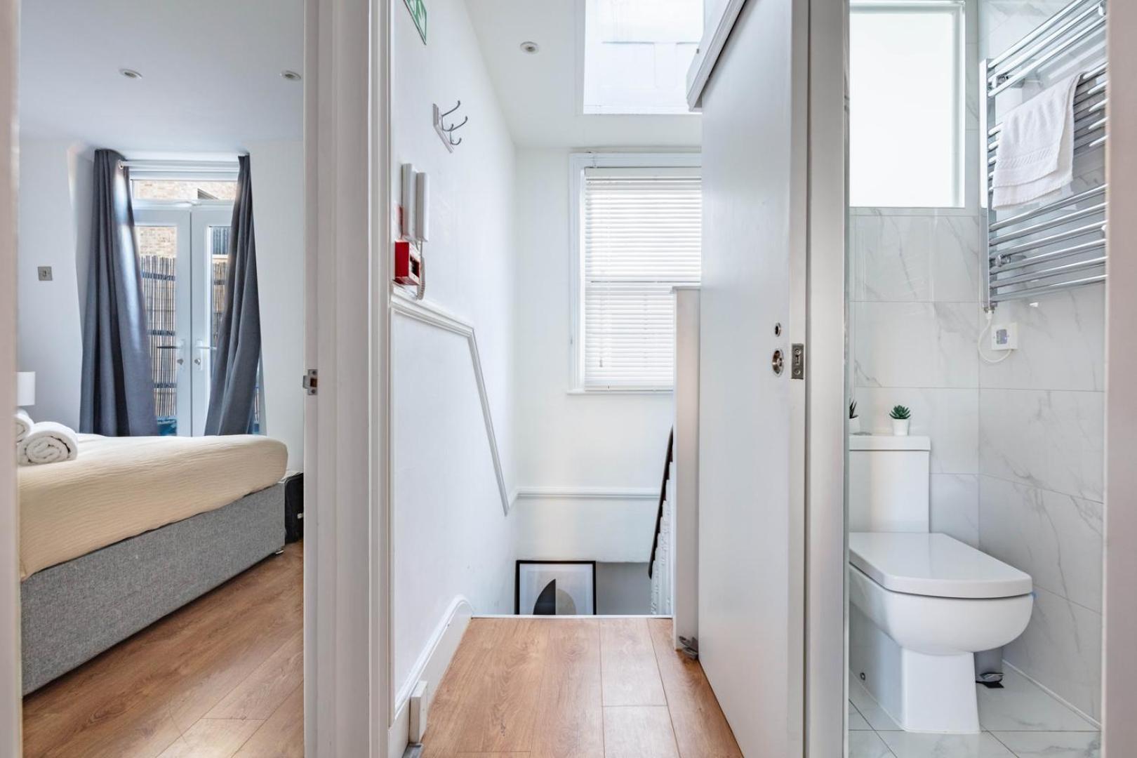 Apartment Bnbnook - Modern 1br With Balcony In The Heart Of West End