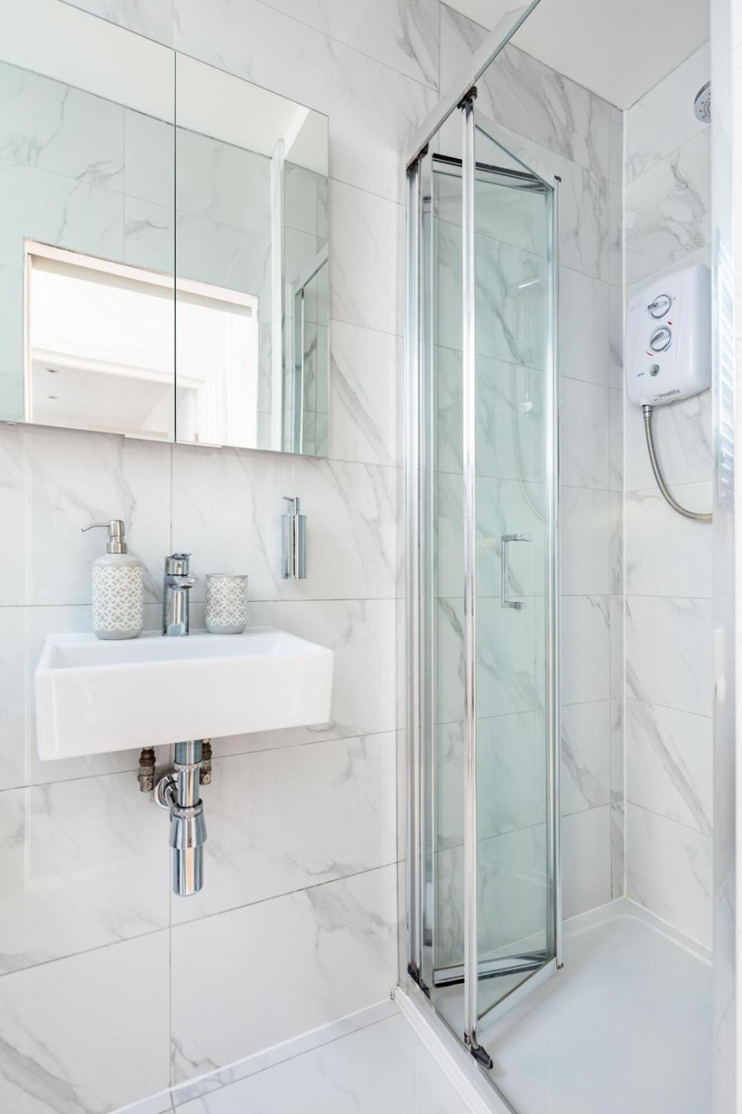Bnbnook - Modern 1br With Balcony In The Heart Of West End Apartment London