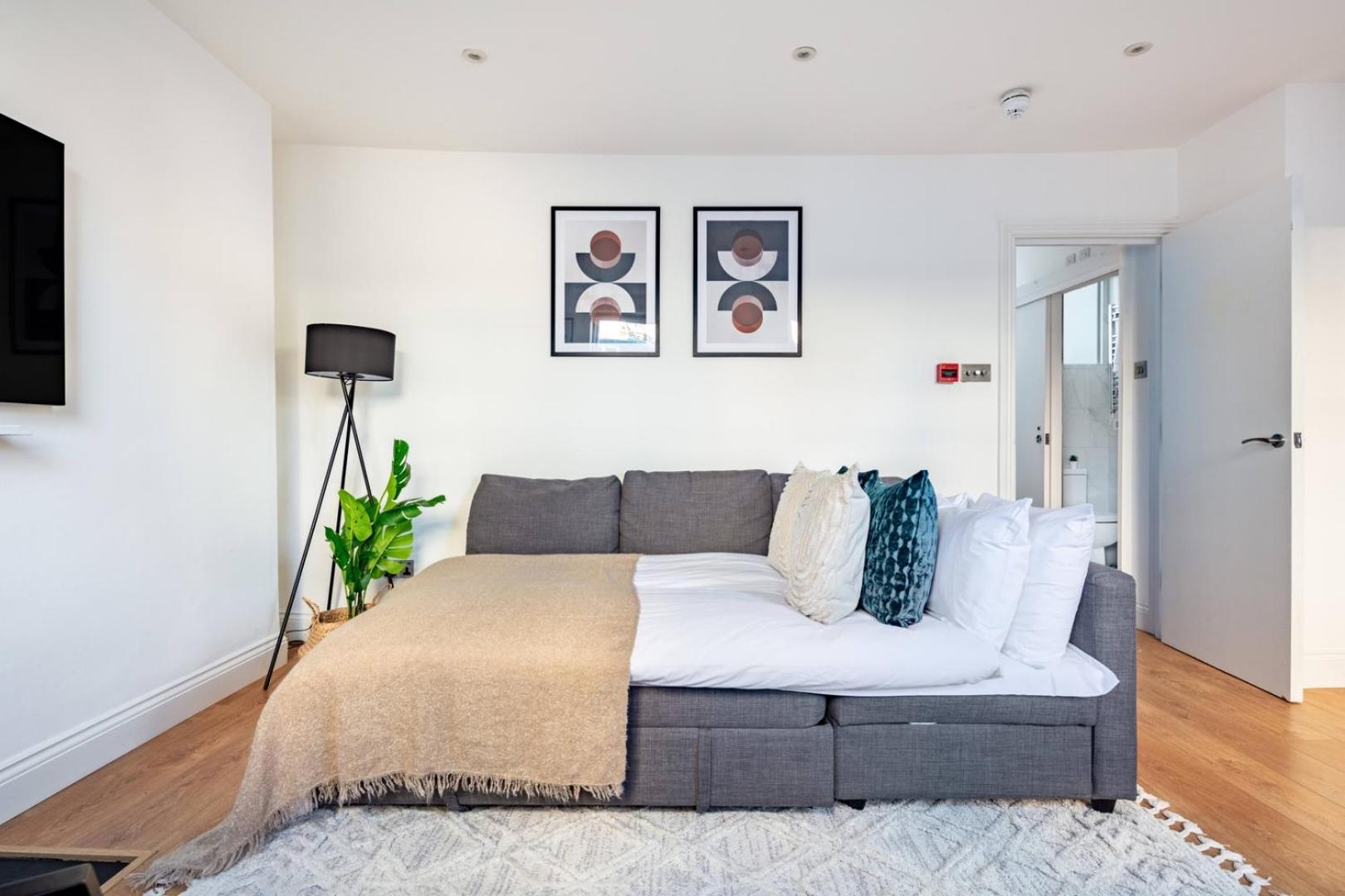 Bnbnook - Modern 1br With Balcony In The Heart Of West End * London