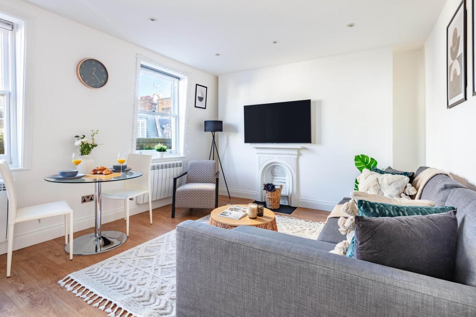 Bnbnook - Modern 1br With Balcony In The Heart Of West End Apartment London