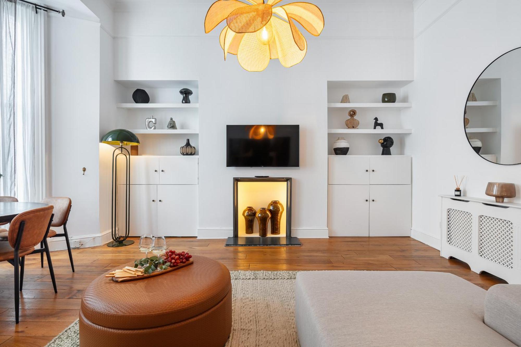 Designer Chelsea Up To 6 Guests Apartment