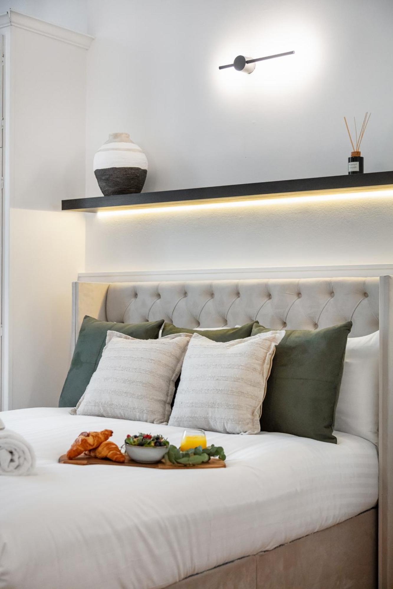 Designer Chelsea Up To 6 Guests Apartment London