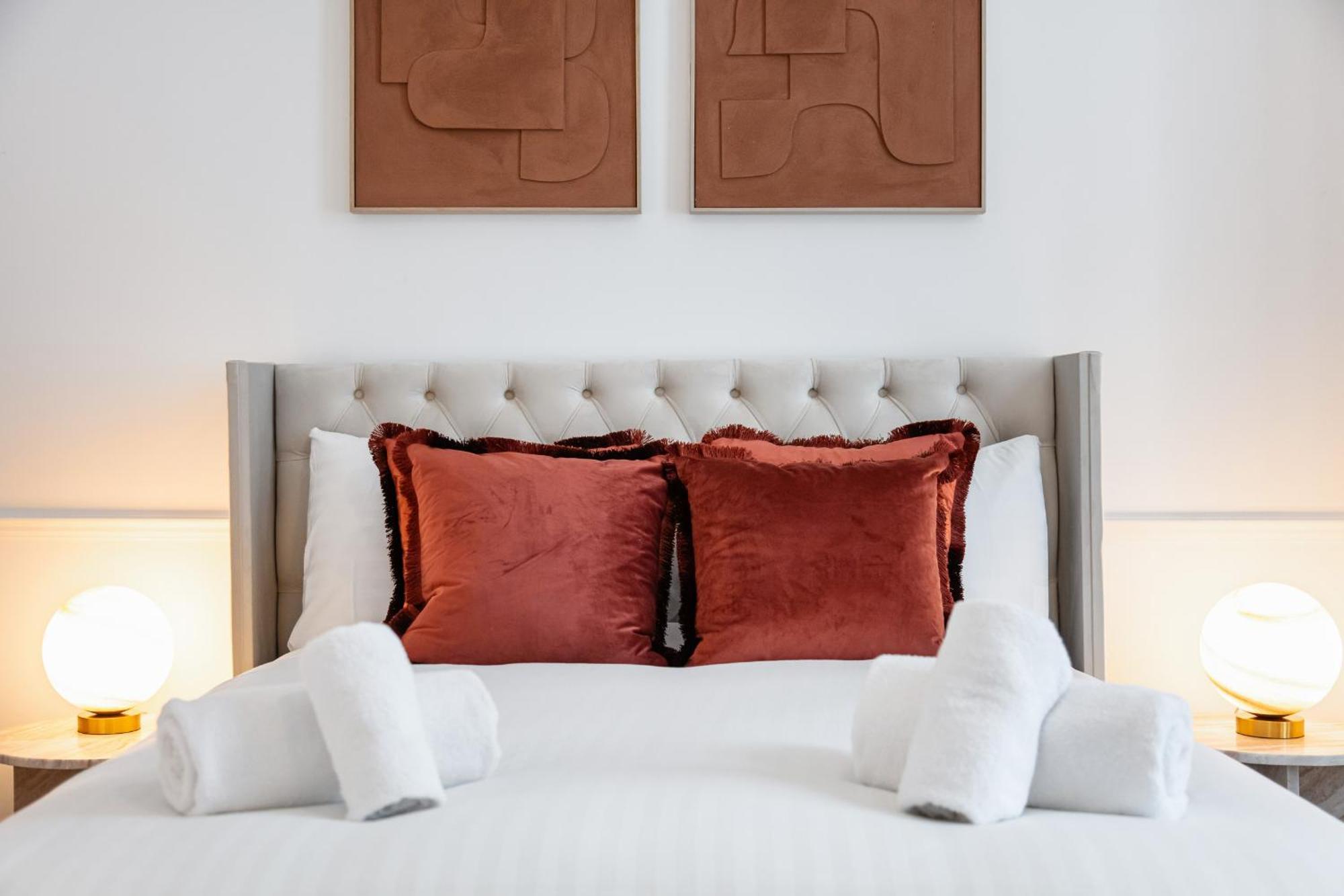 Designer Chelsea Up To 6 Guests * London