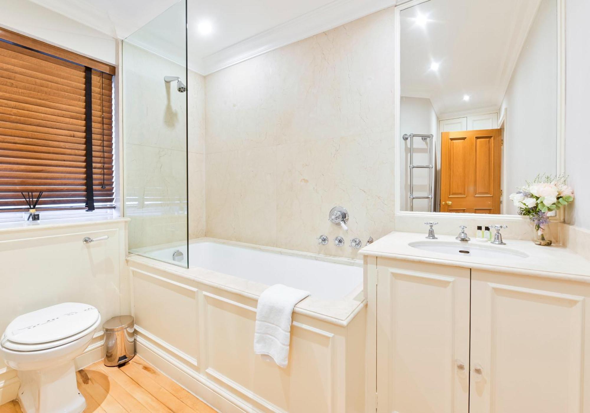 Holiday home Exclusive Knightsbridge Townhouse With Parking *