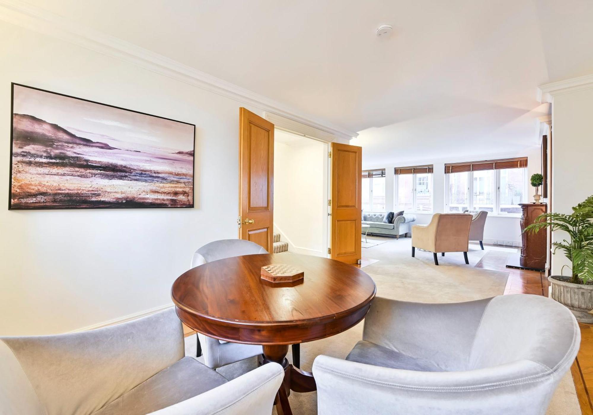 Holiday home Exclusive Knightsbridge Townhouse With Parking London