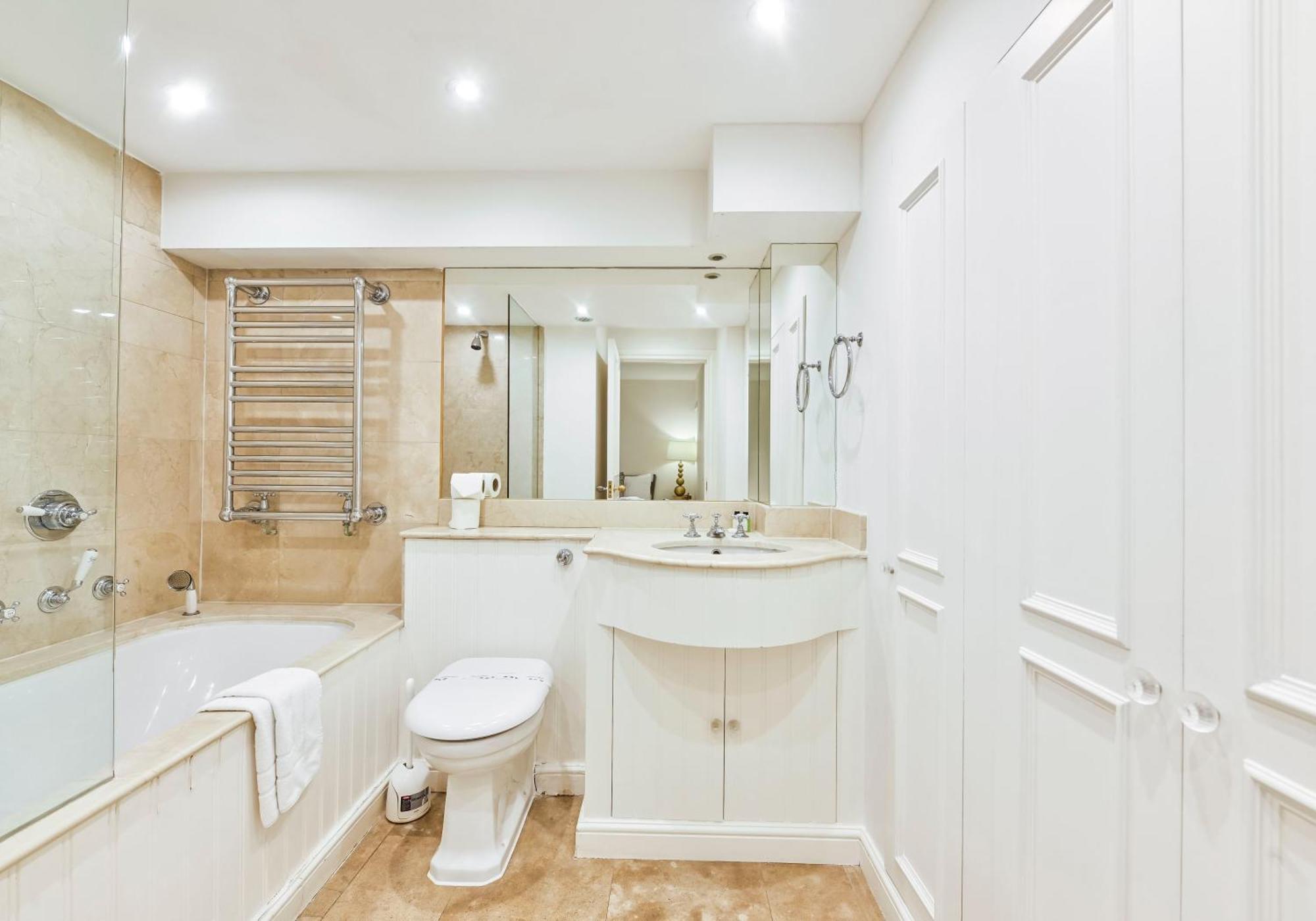 Holiday home Exclusive Knightsbridge Townhouse With Parking London