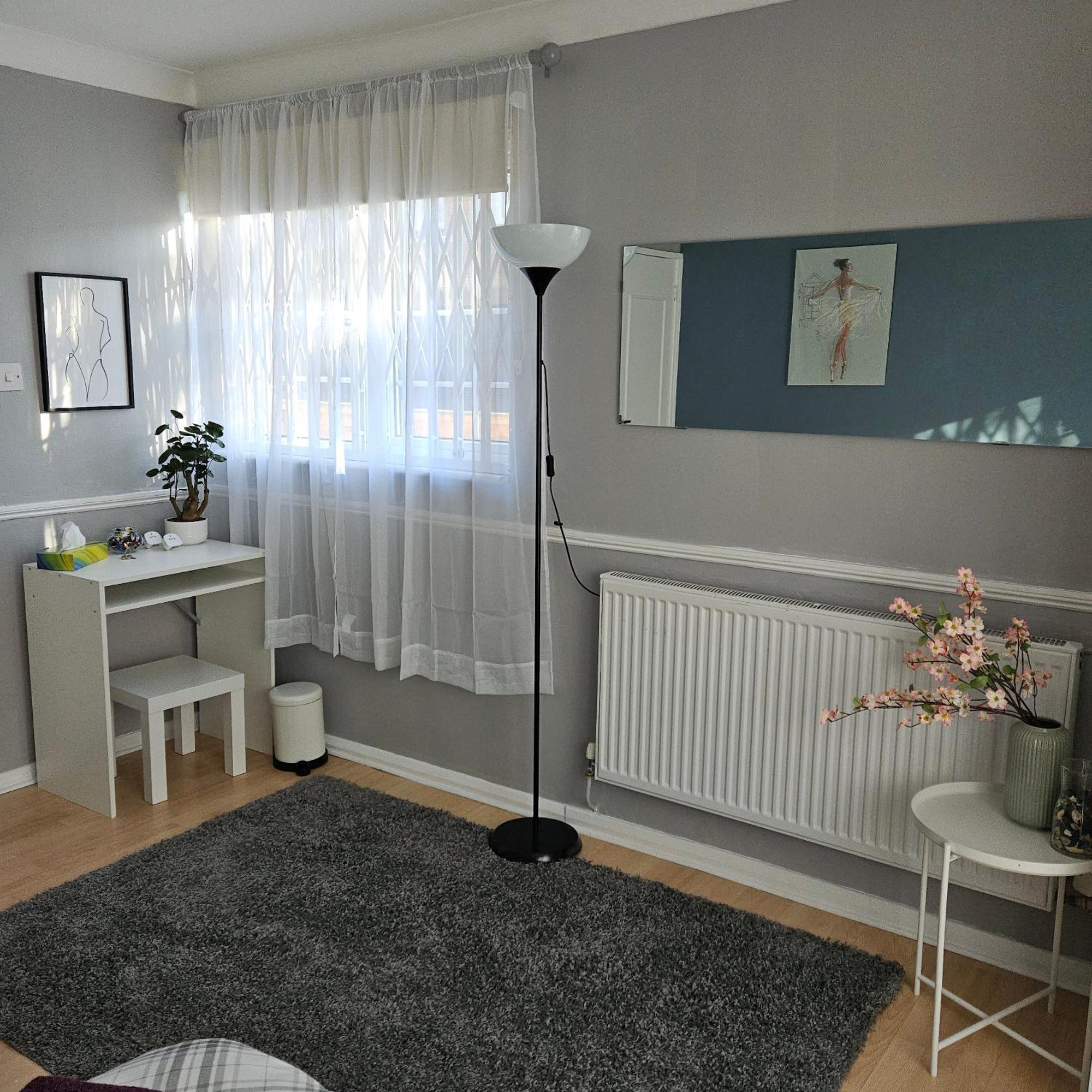 Guest house Modern Spacious 10 Minutes From Eye London