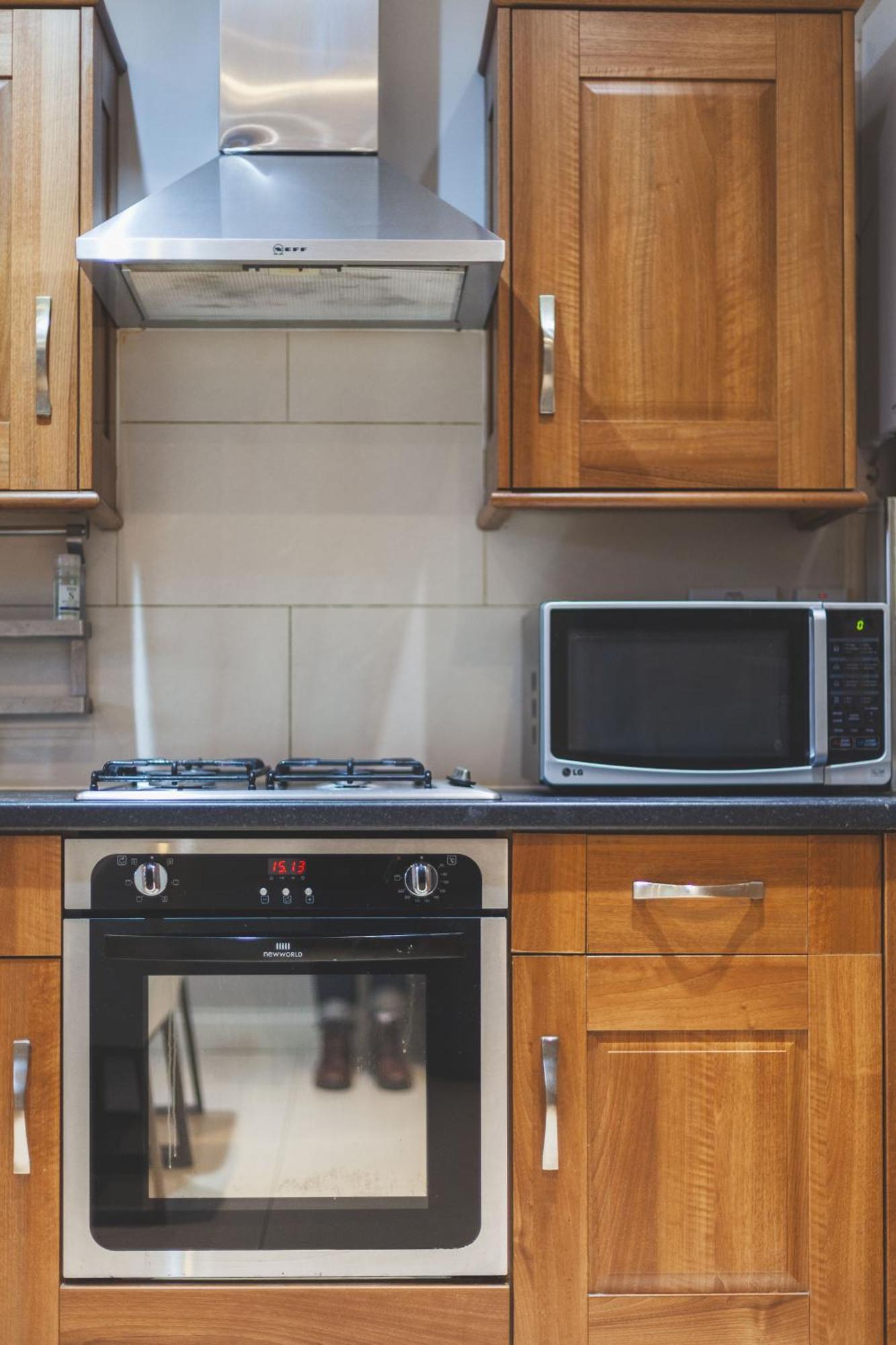 Relax And Unwind, King Beds Near Camden Town Apartment *