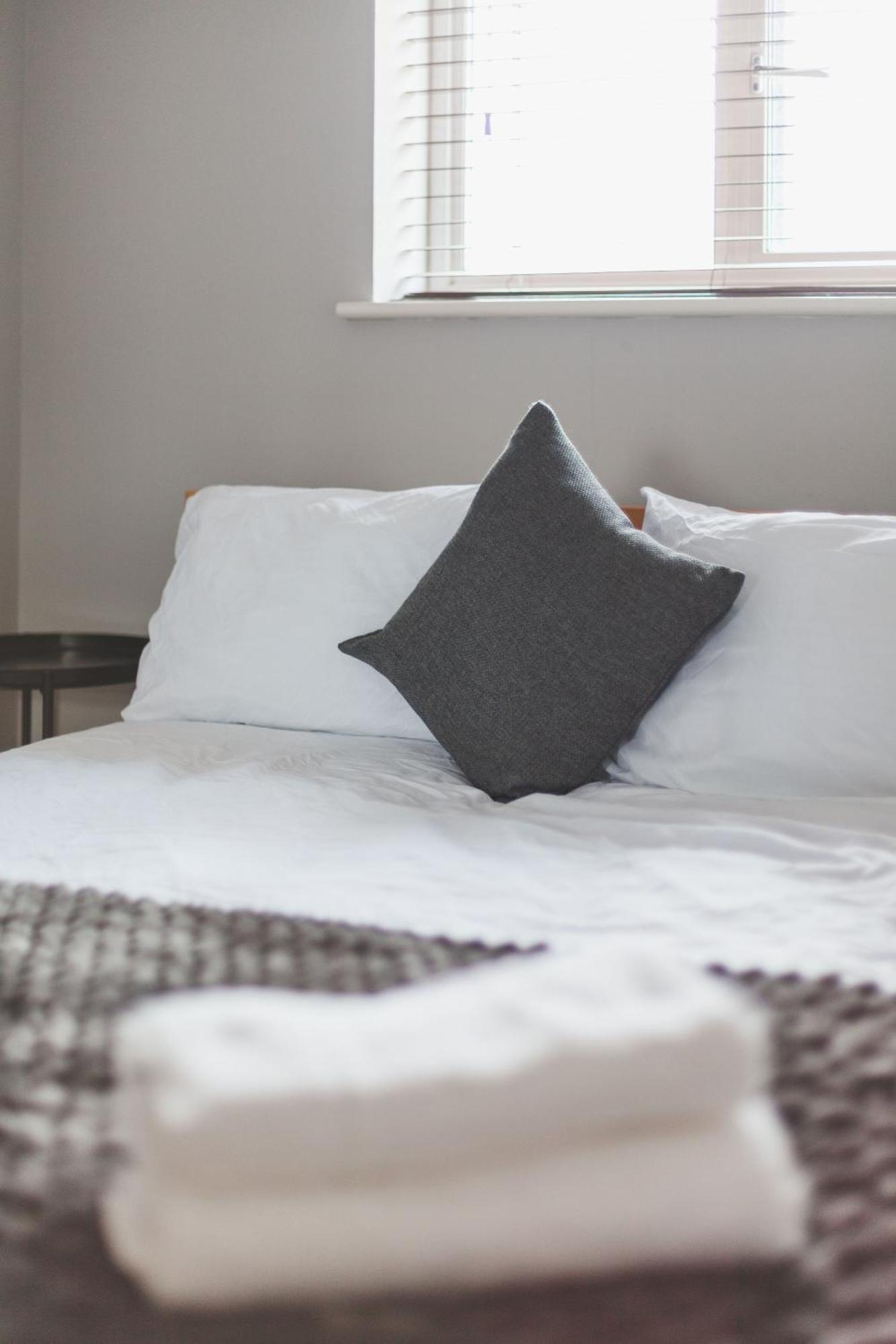 Relax And Unwind, King Beds Near Camden Town London