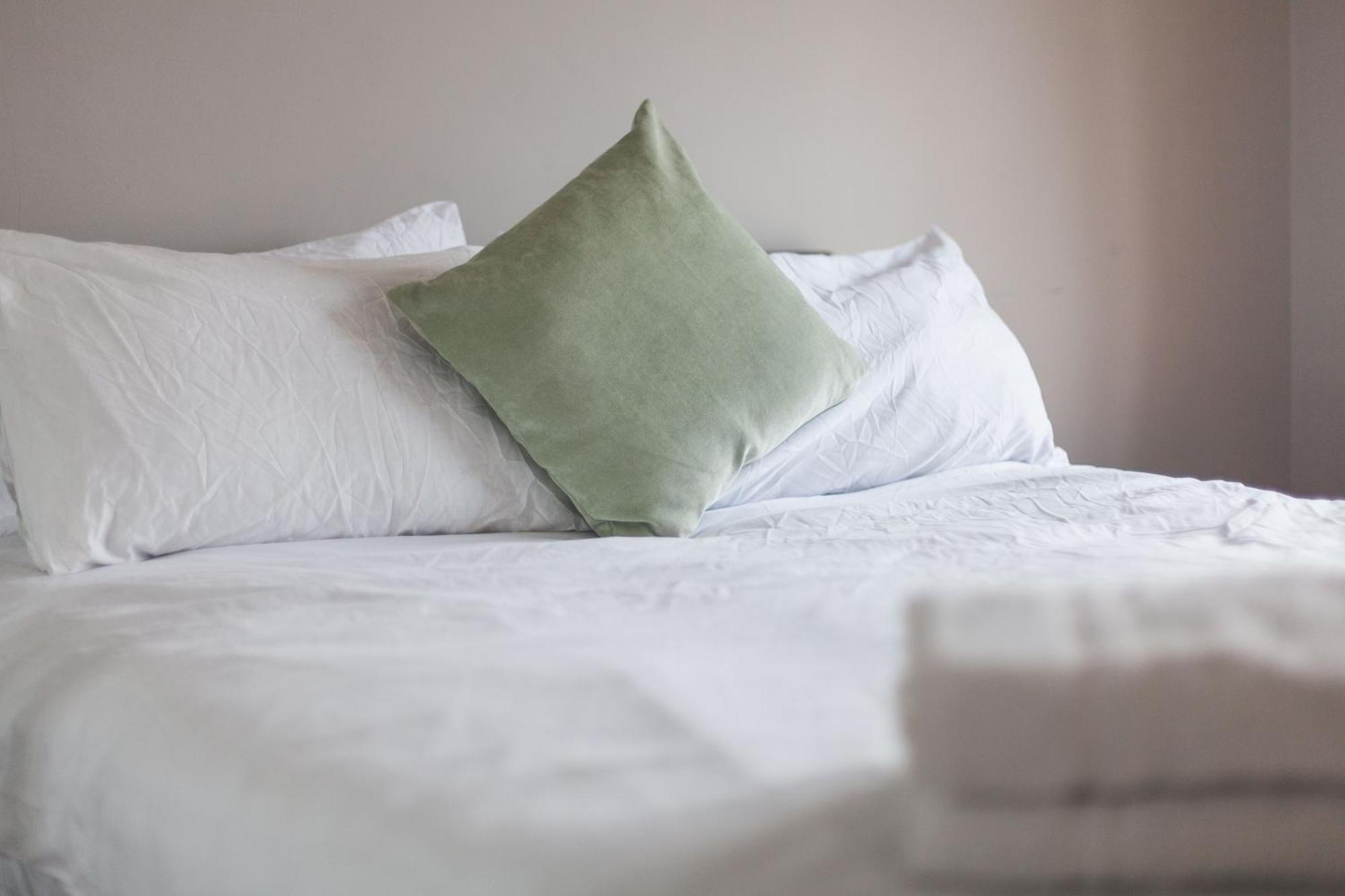 Relax And Unwind, King Beds Near Camden Town * London