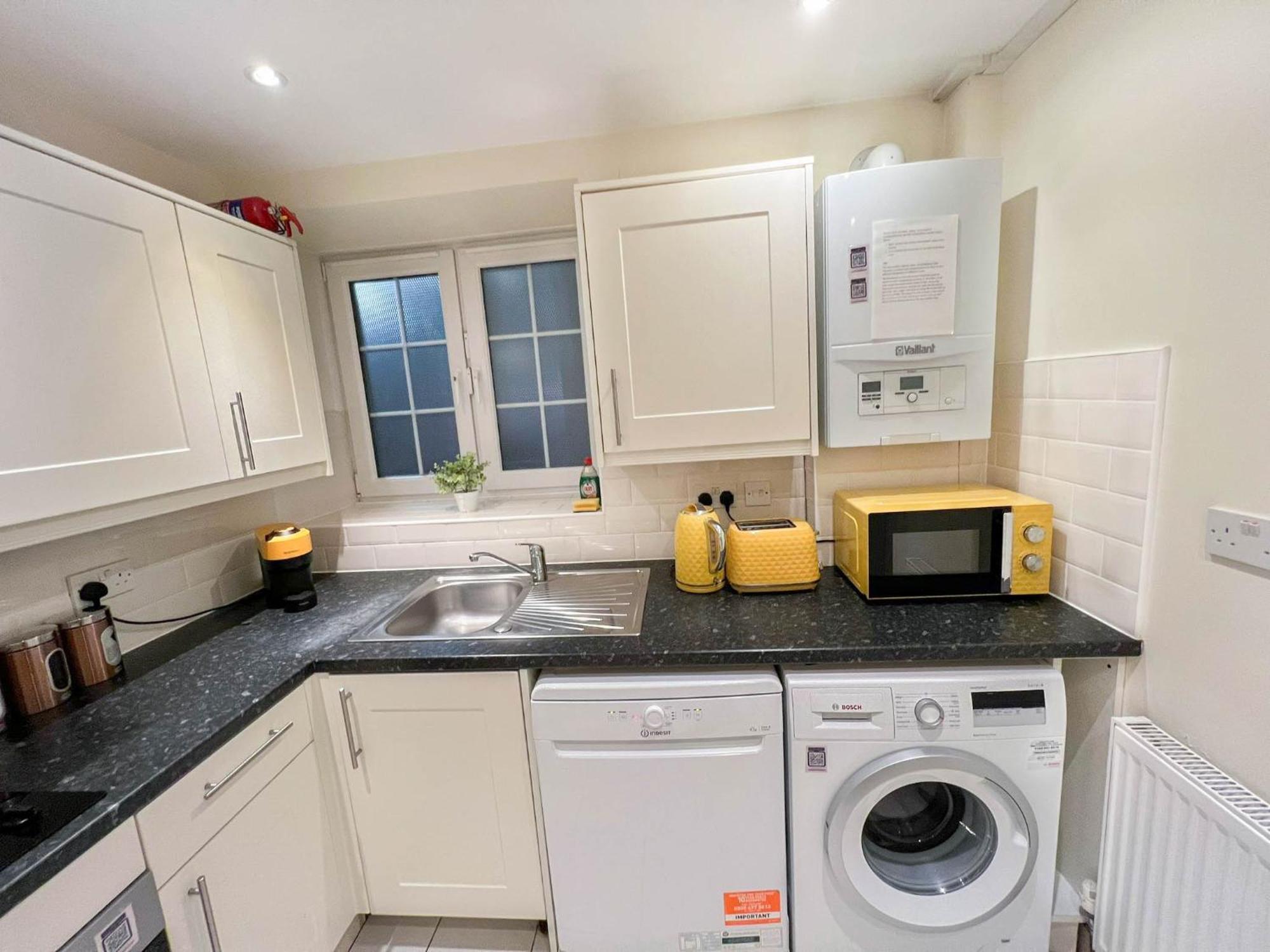 Chic 2-bedroom Flat In Vauxhall Near The Oval London