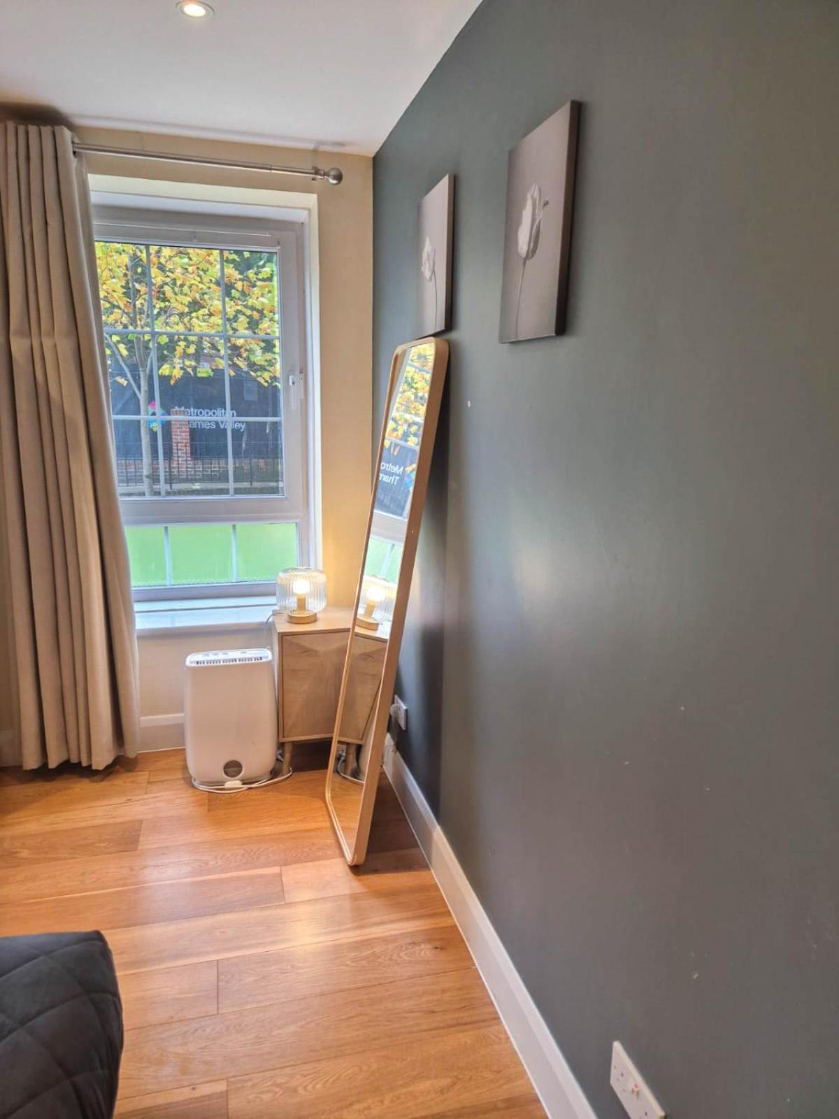 Apartment Chic 2-bedroom Flat In Vauxhall Near The Oval *