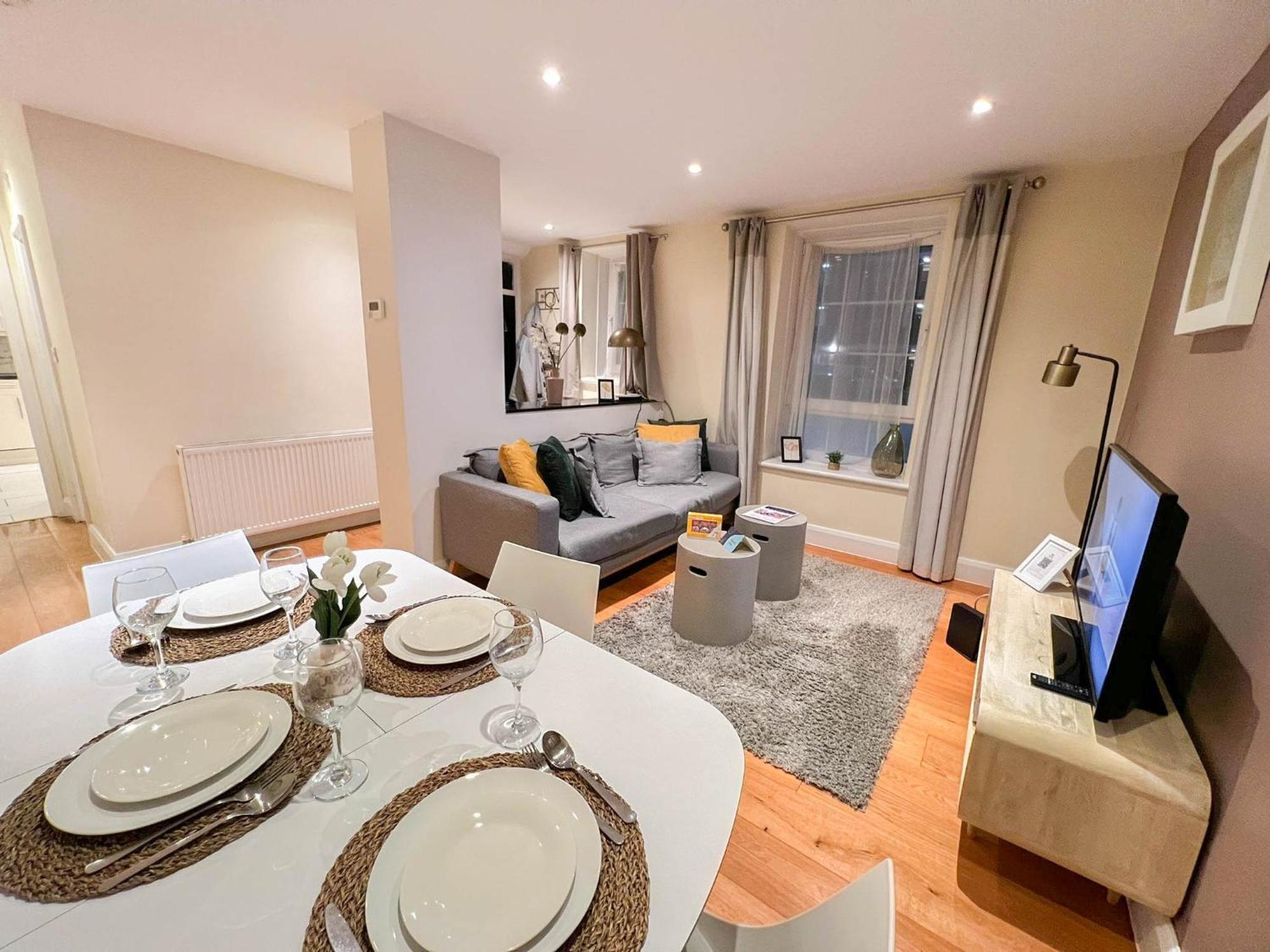 Chic 2-bedroom Flat In Vauxhall Near The Oval Apartment London