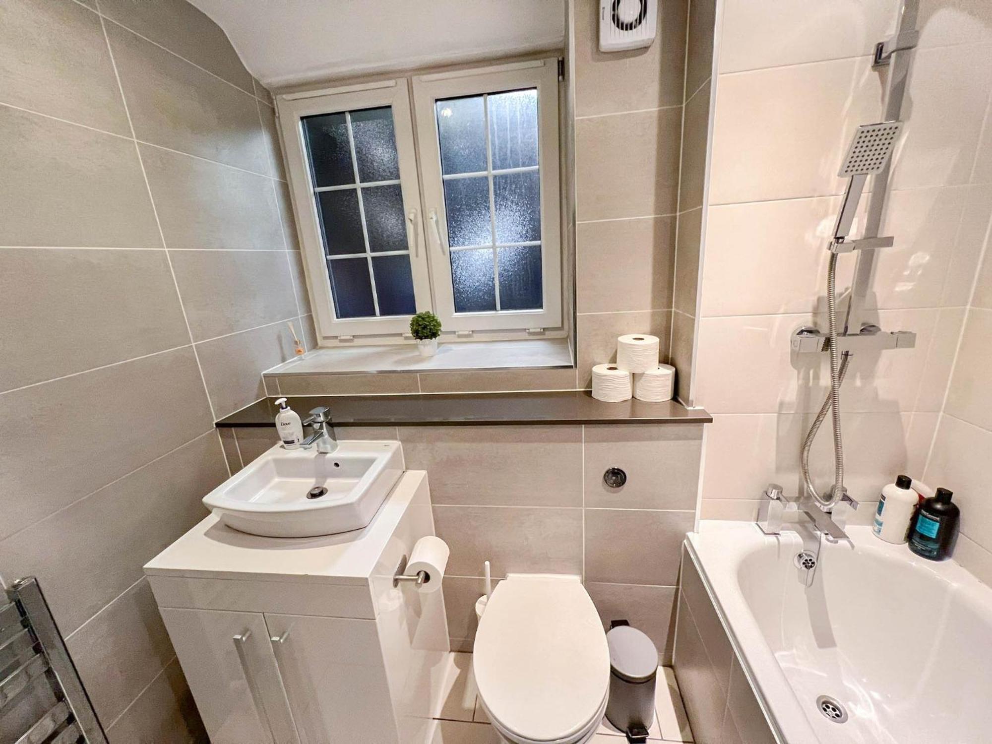 Chic 2-bedroom Flat In Vauxhall Near The Oval *