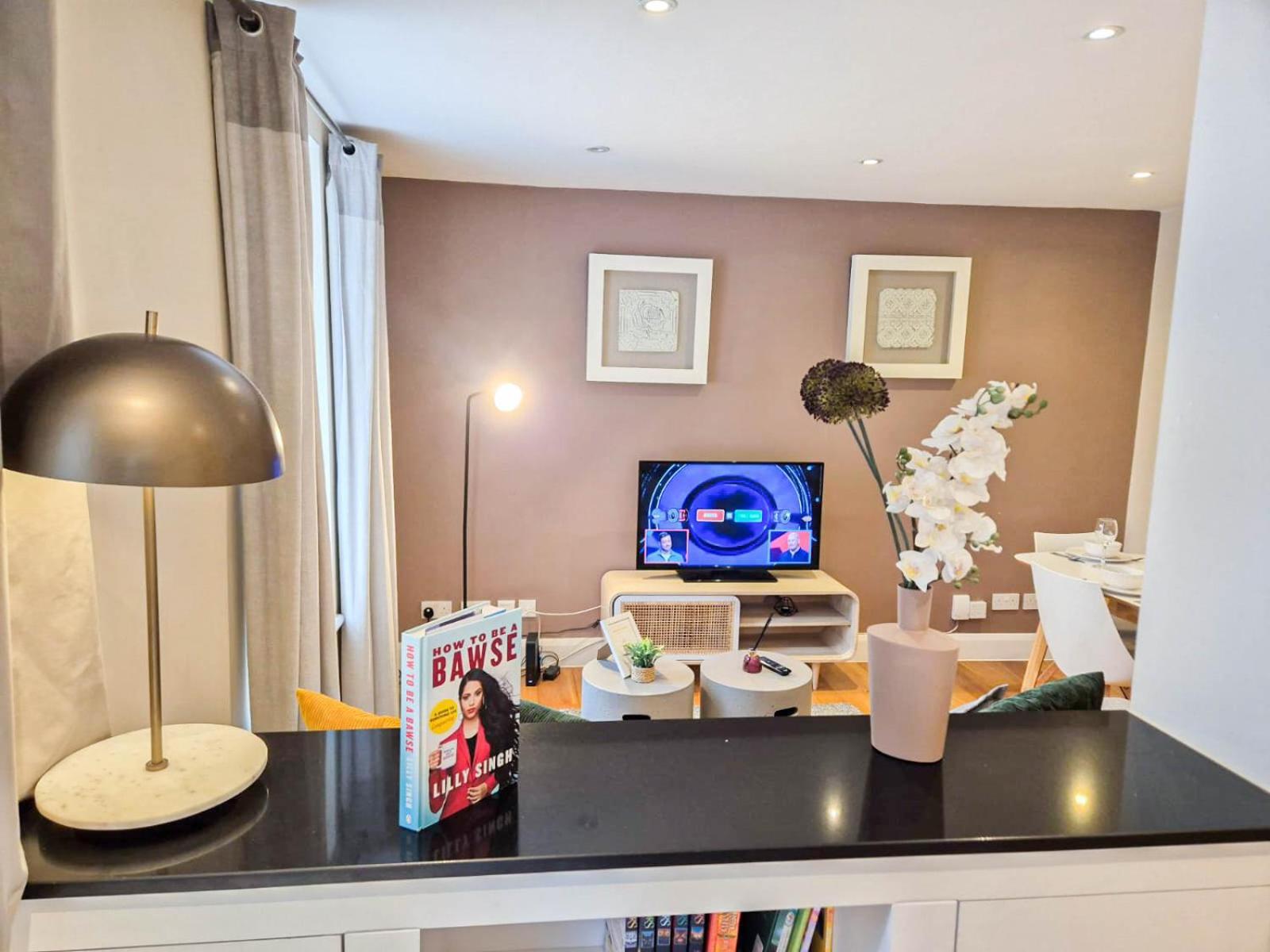 Chic 2-bedroom Flat In Vauxhall Near The Oval