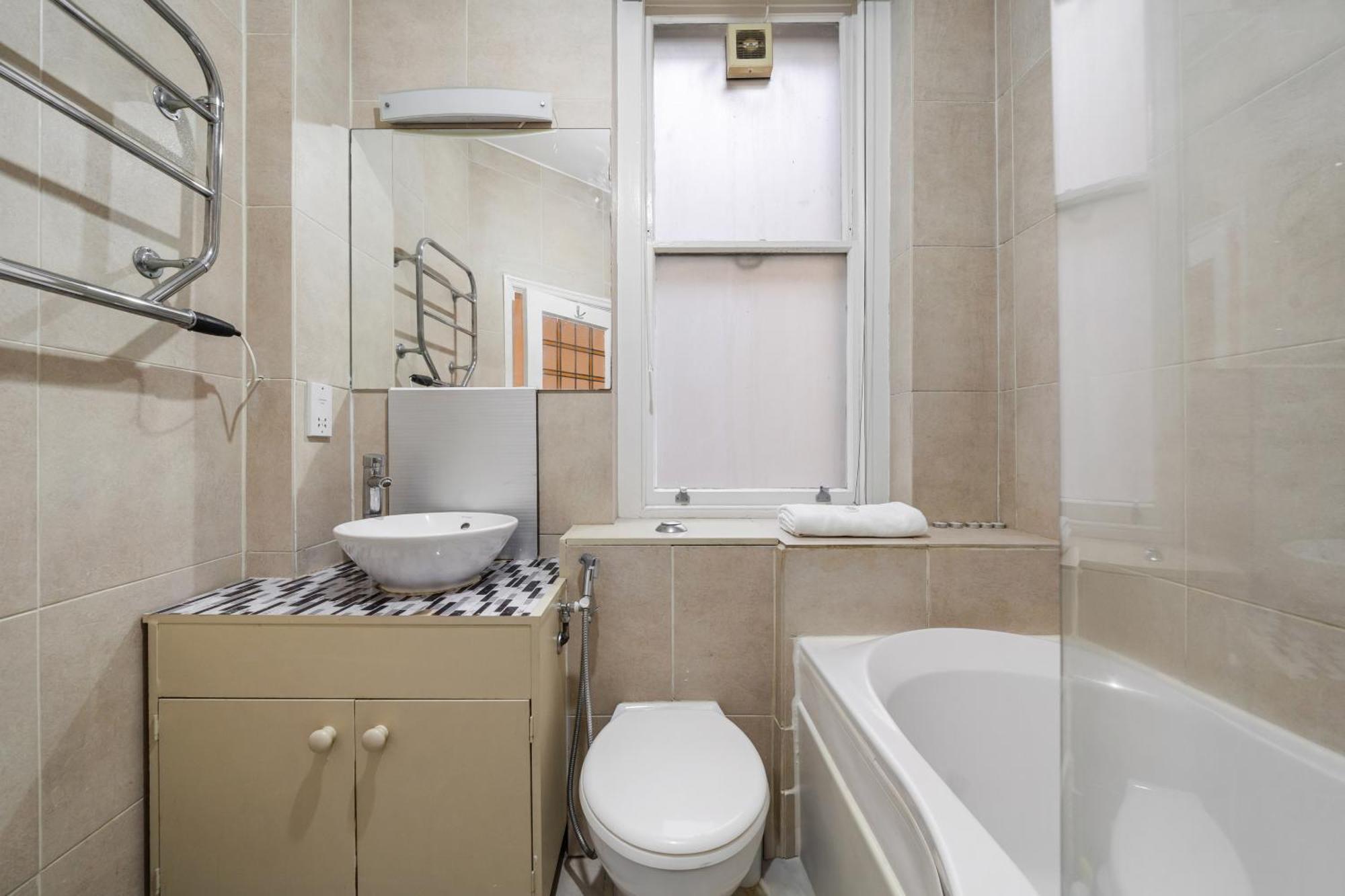 Old Elegant 2-bedroom On Marylebone High Street London