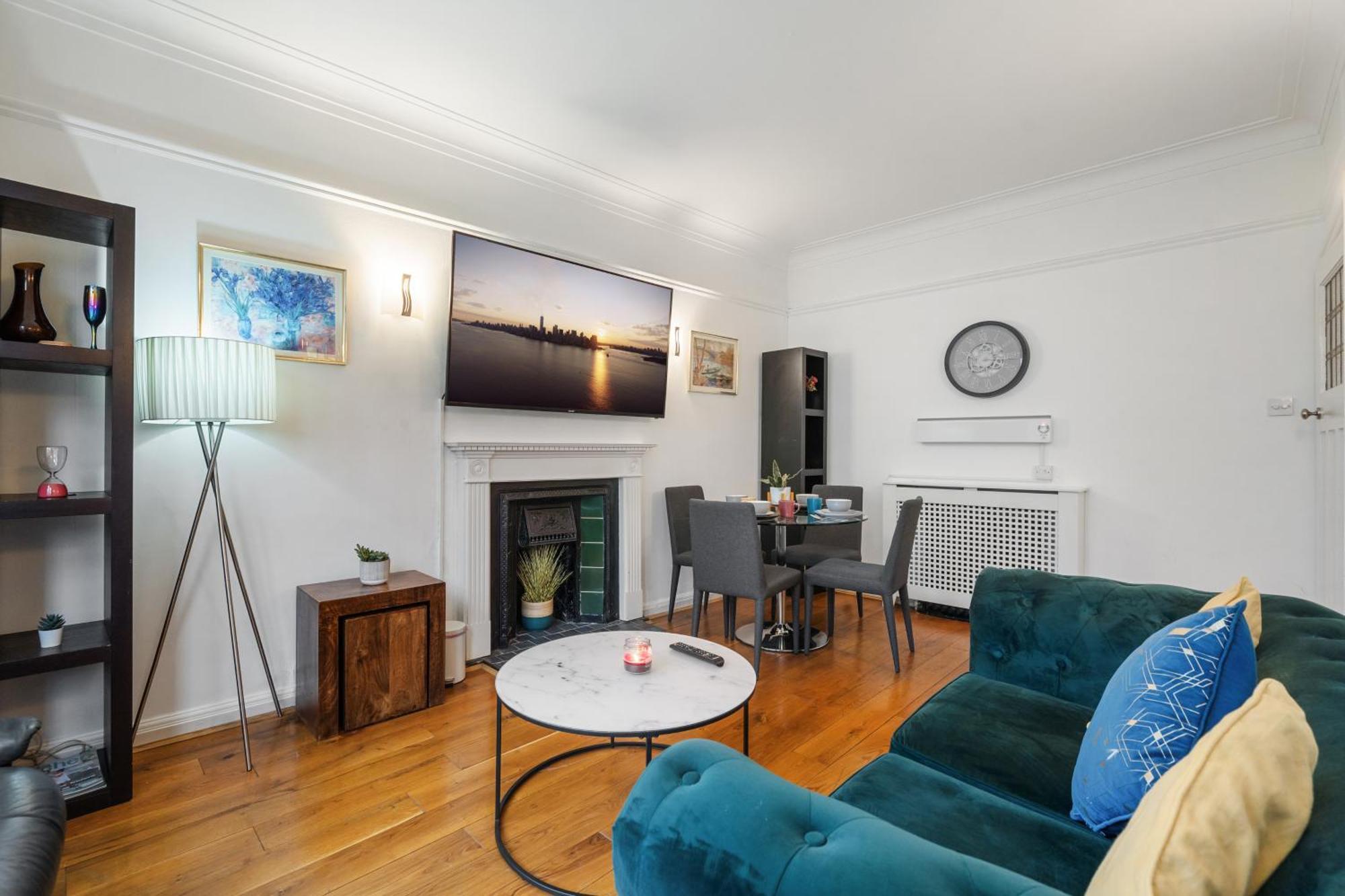Apartment Old Elegant 2-bedroom On Marylebone High Street London