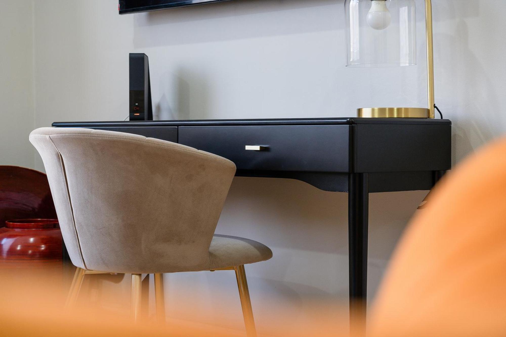 Avari - Princeton Collection London