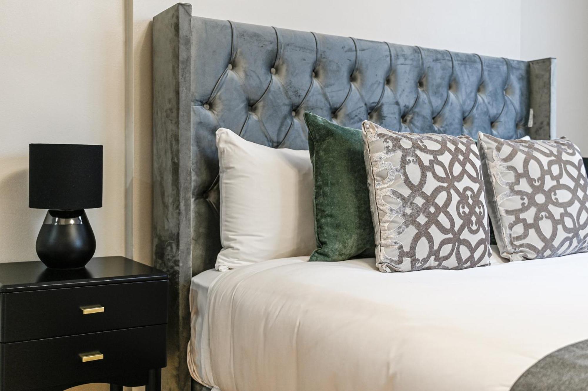 Apartment Avari - Princeton Collection