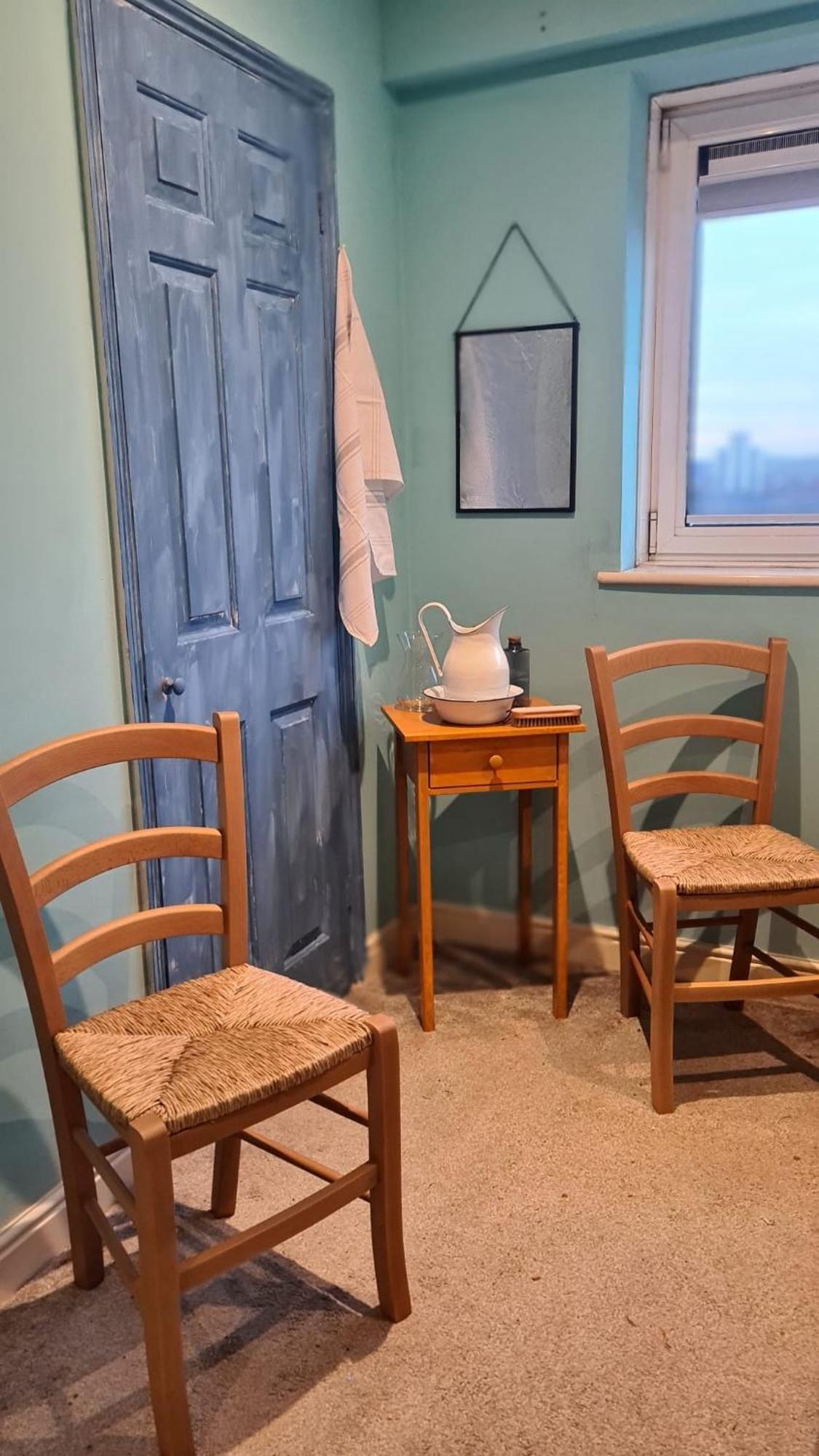 Stunning 2 Bed River View Gogh Experience London