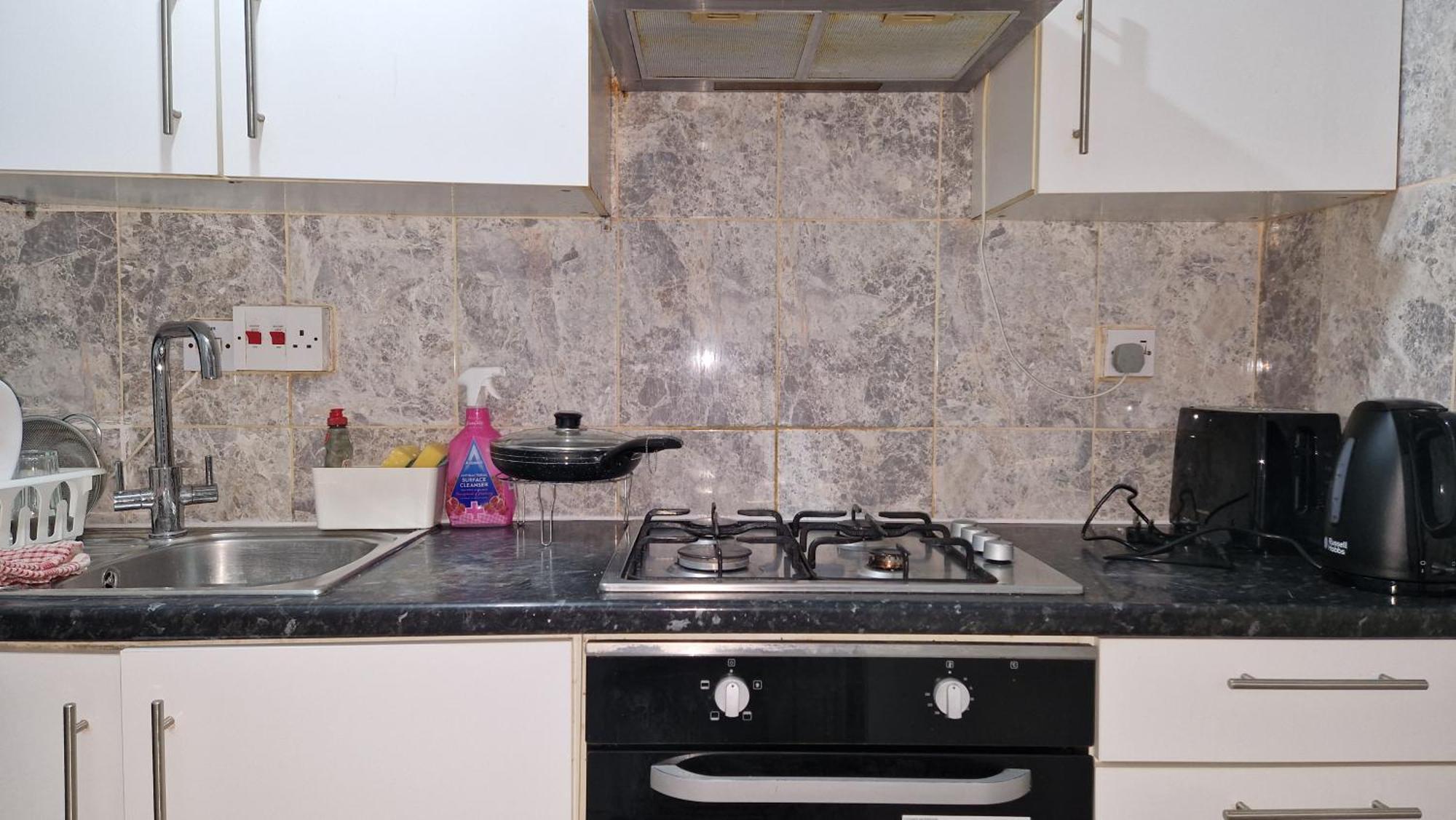 The Cosy Newcourt House, 6-sleeper - 15 Minutes From Zone 1 Apartment London
