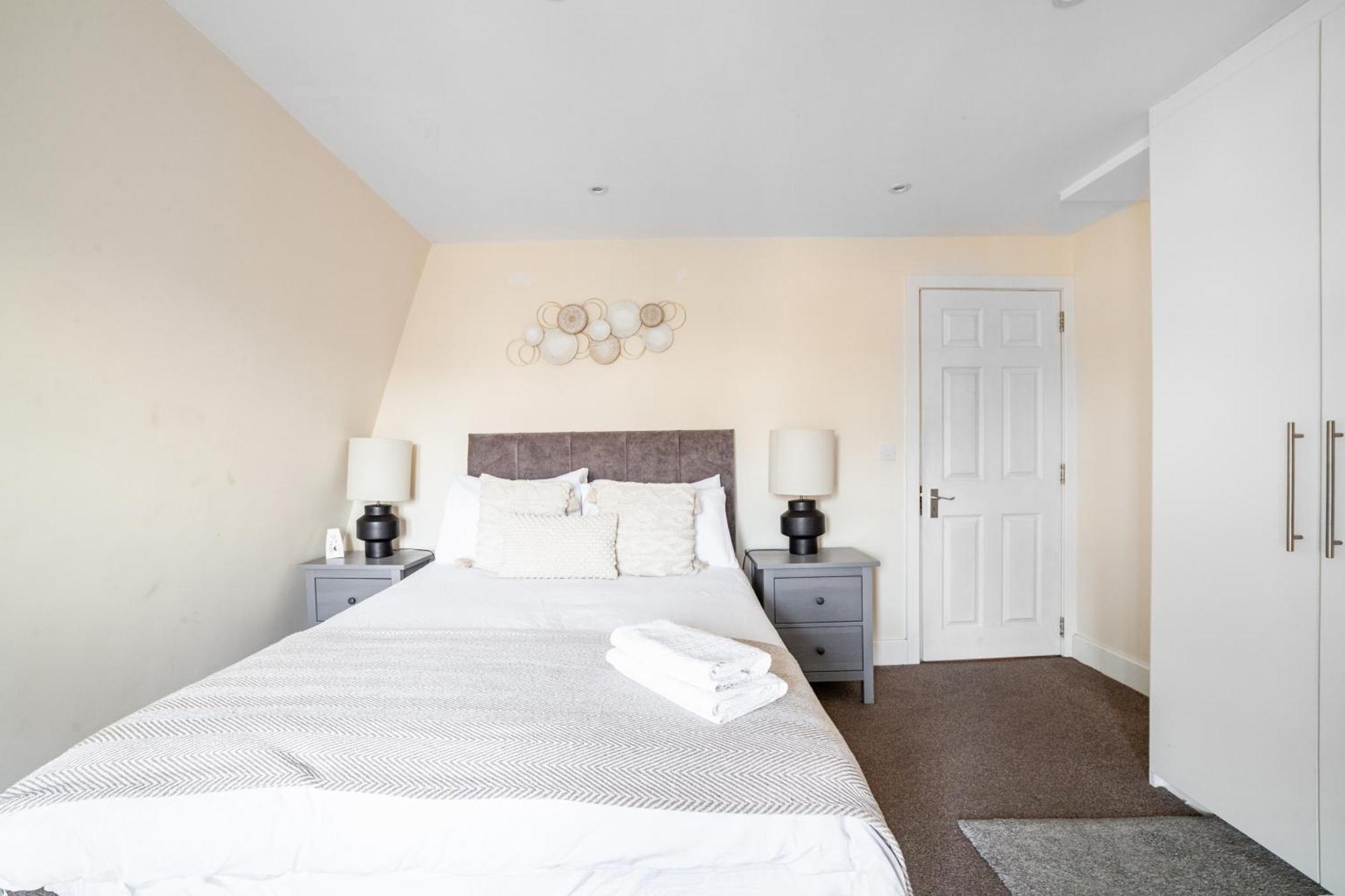 Perfect 3 King Bed Flat Near Islington * London